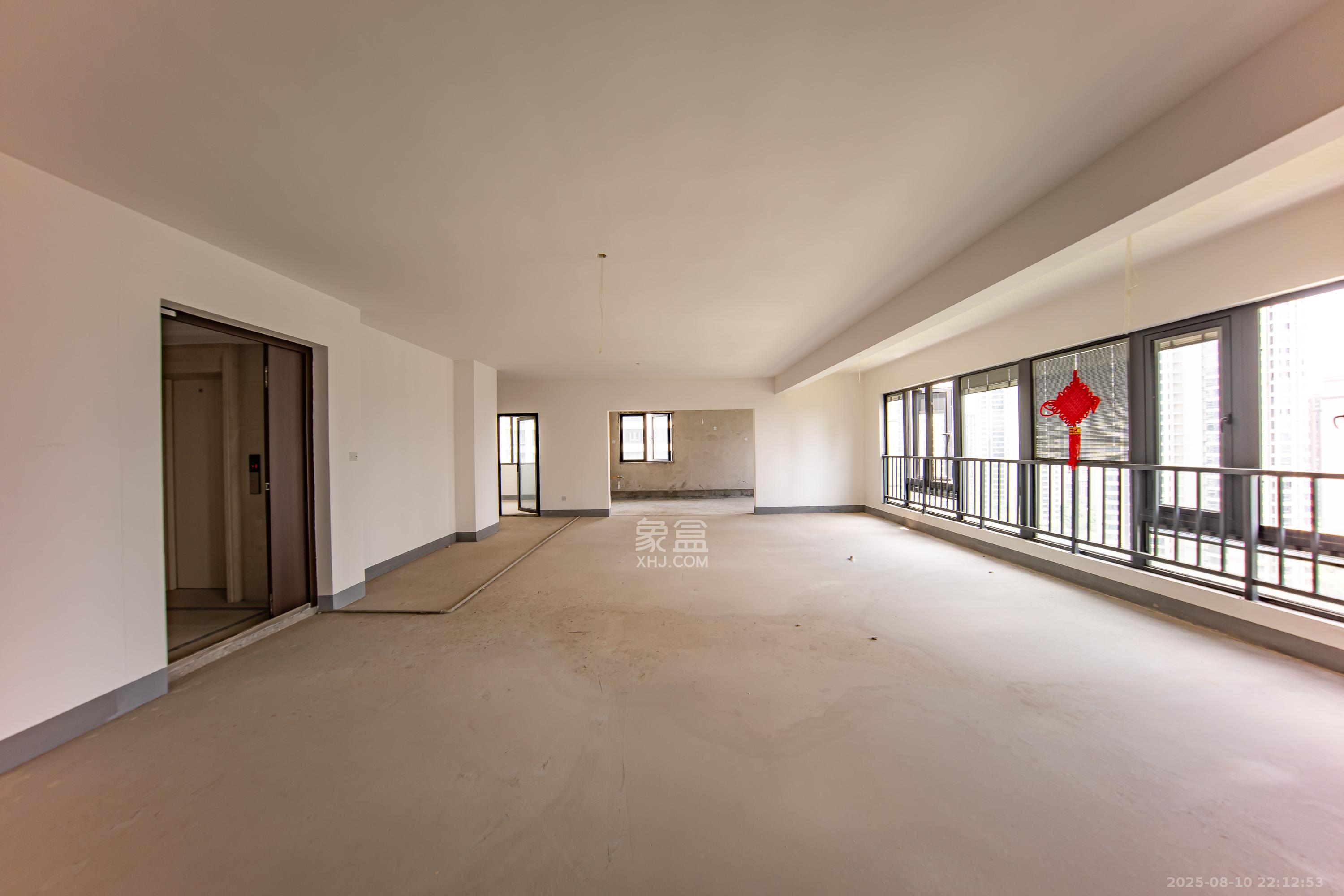 建投象山国际  5室2厅4卫    258.0万