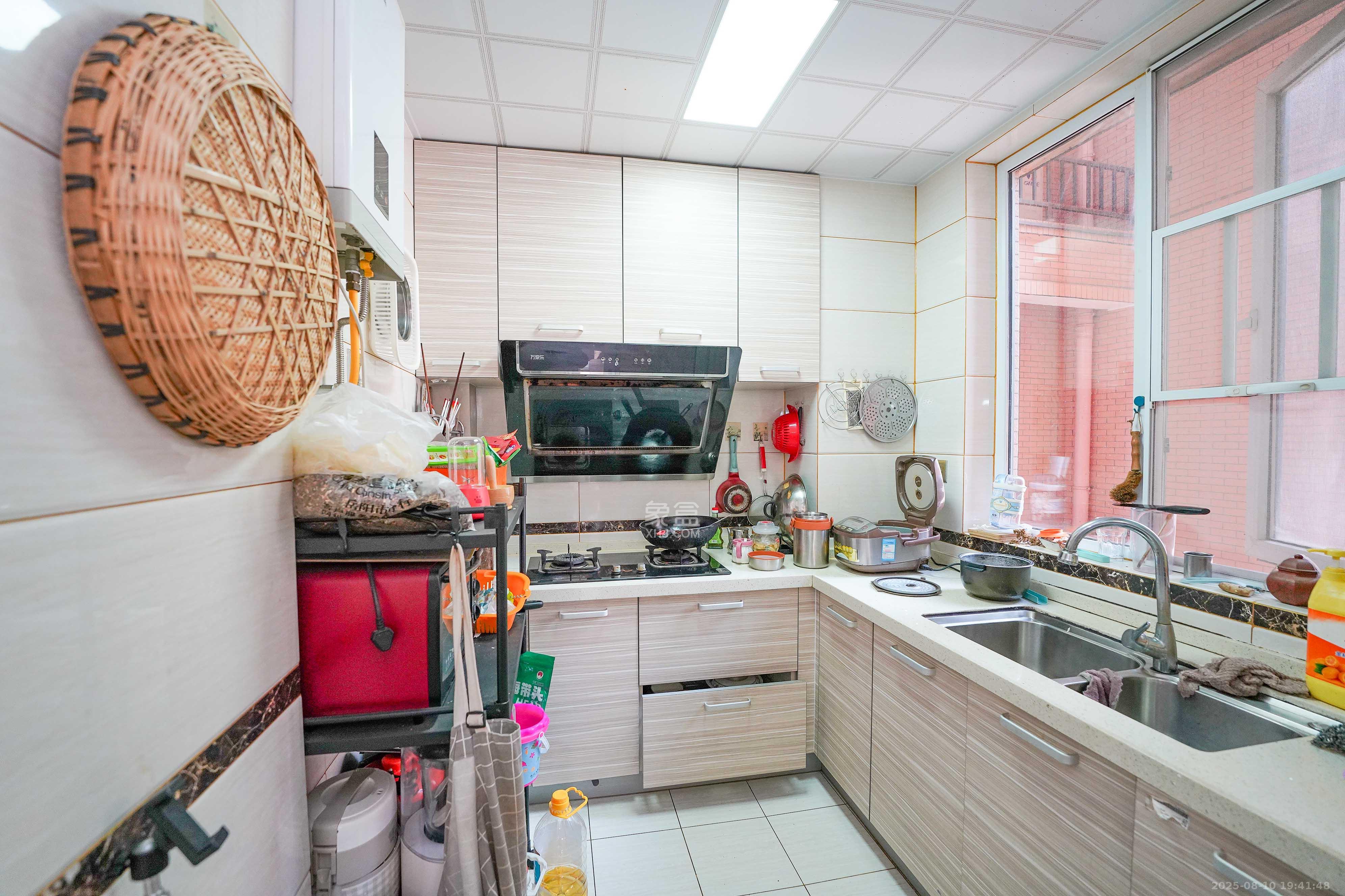 丽发新城  2室1厅1卫    58.0万 丽发新城  2室1厅1卫    58.0万其他