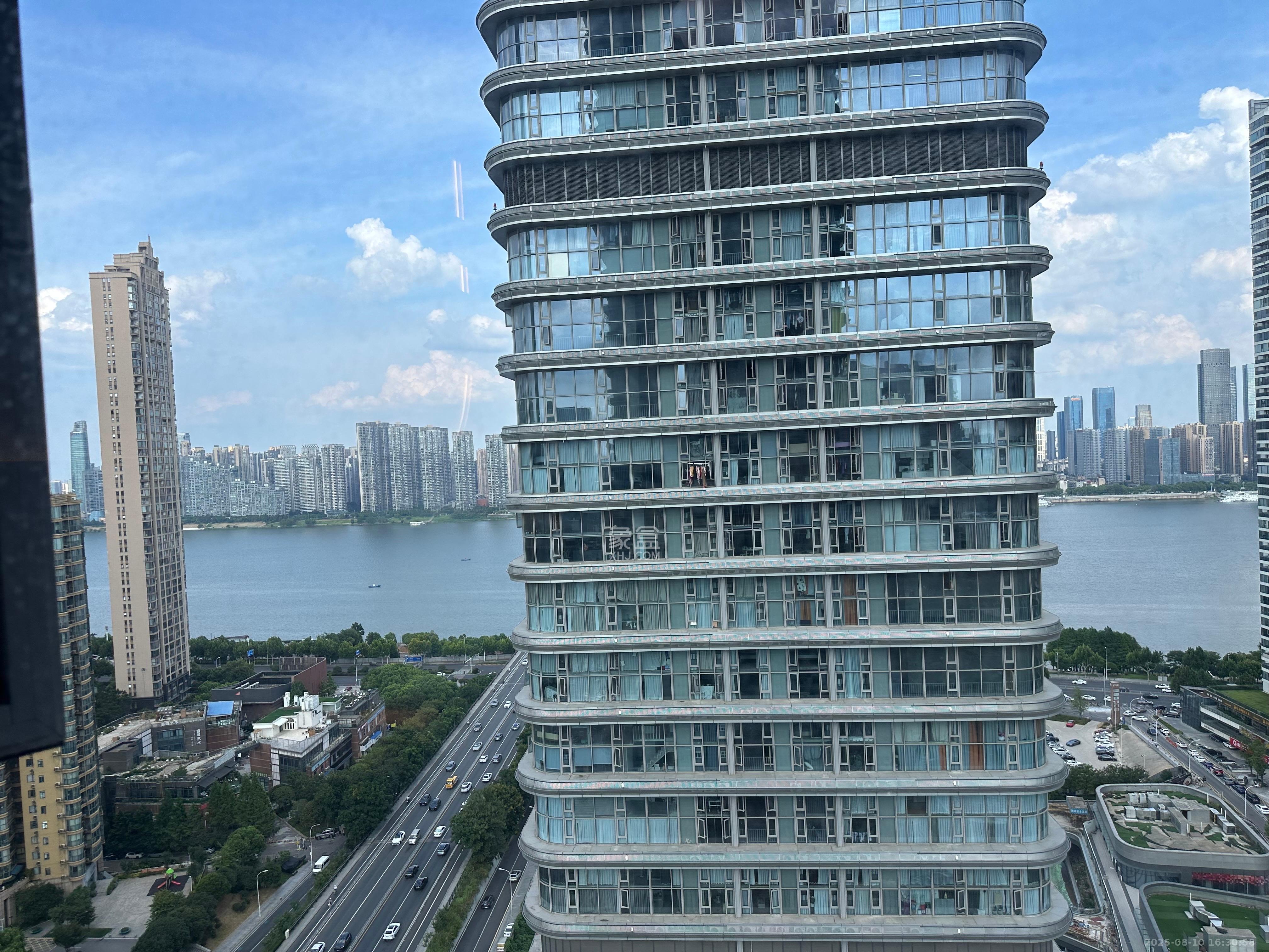 保利天禧EF区 1室1厅1卫 1700.0元/月 保利天禧EF区 1室1厅1卫 1700.0元/月室内图