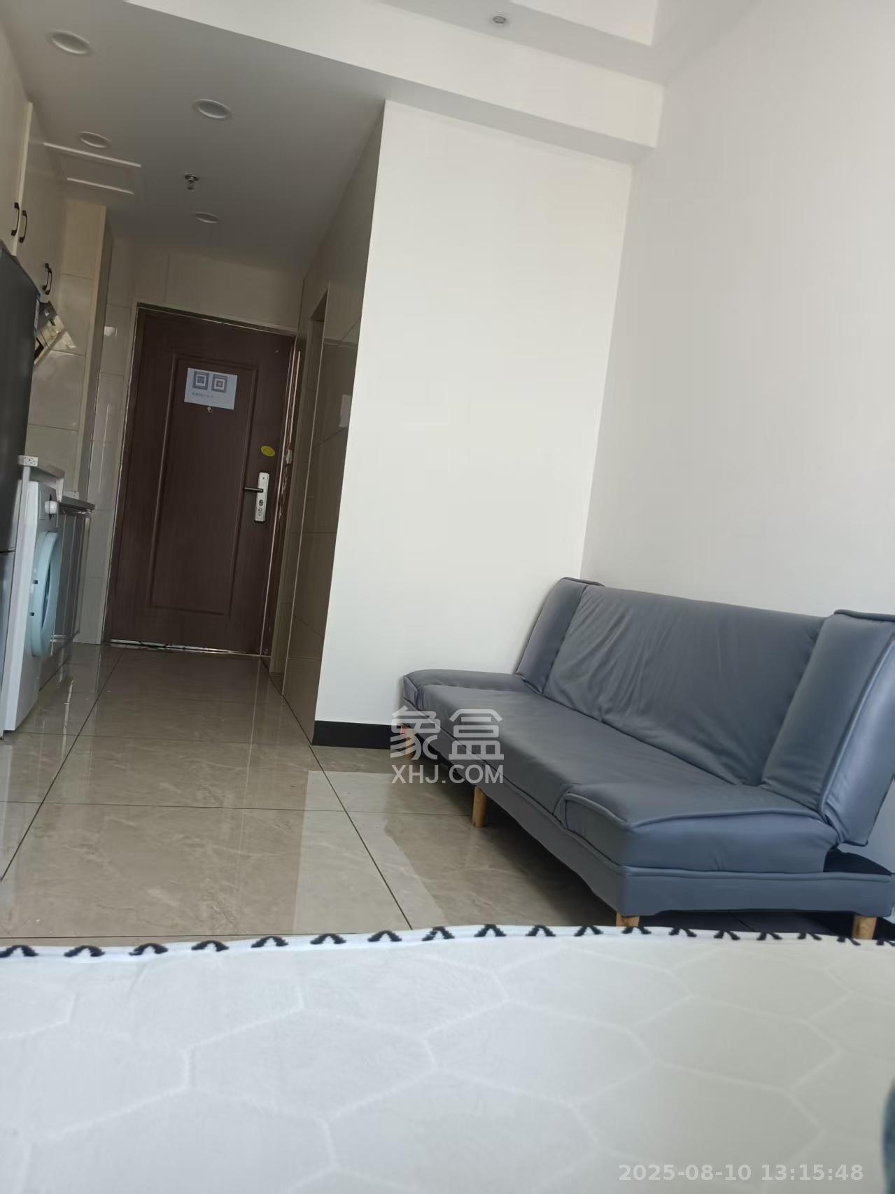 保利香槟国际  1室1厅1卫    1000.0元/月 保利香槟国际  1室1厅1卫    1000.0元/月室内图