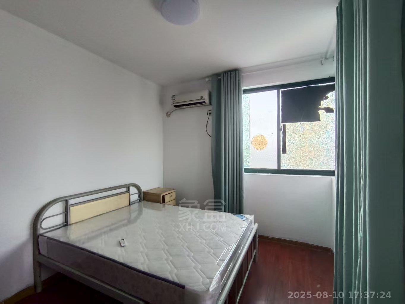 佳信小区  3室2厅1卫    800.0元/月 佳信小区  3室2厅1卫    800.0元/月室内图