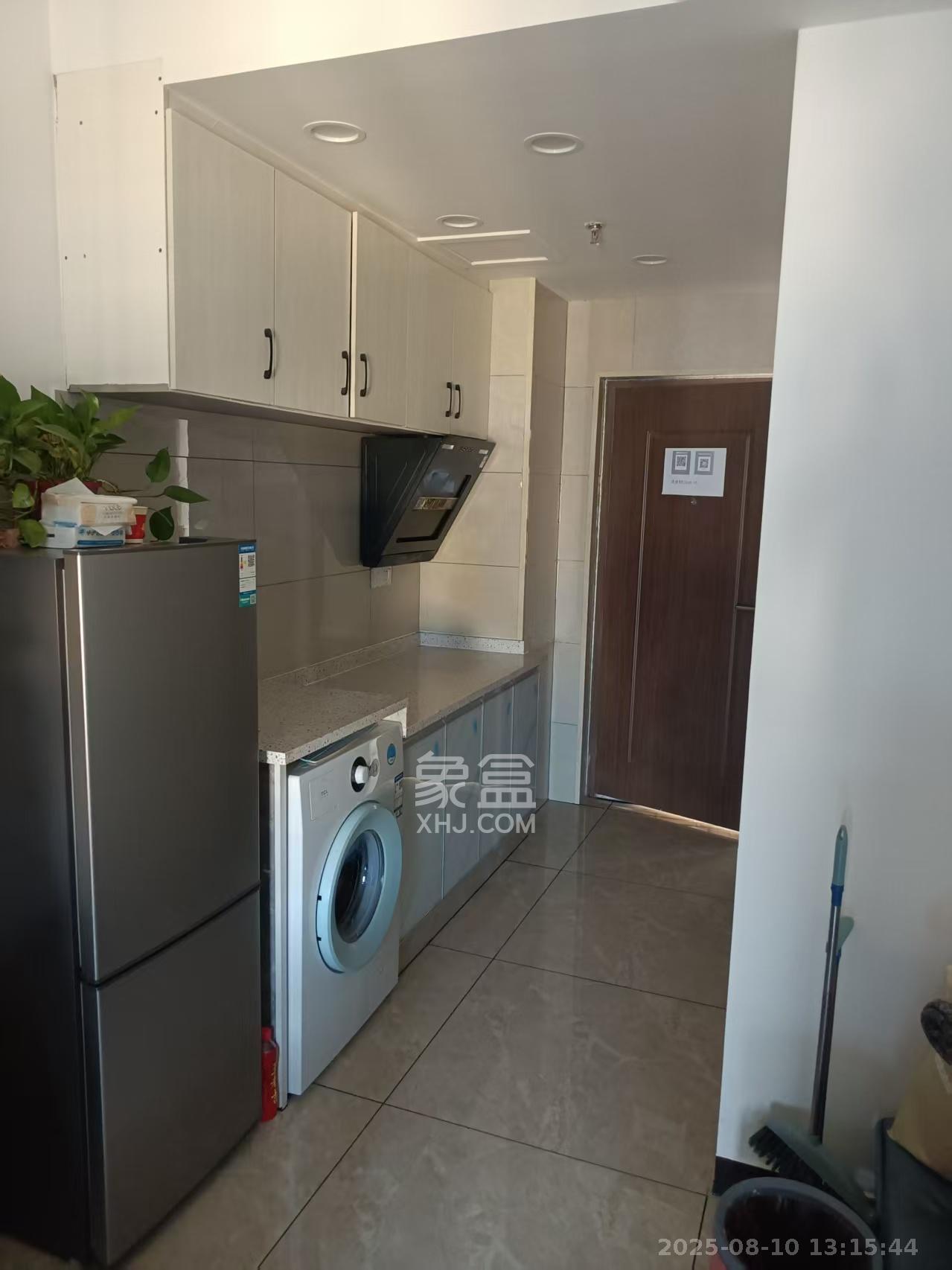 保利香槟国际  1室1厅1卫    1000.0元/月 保利香槟国际  1室1厅1卫    1000.0元/月室内图