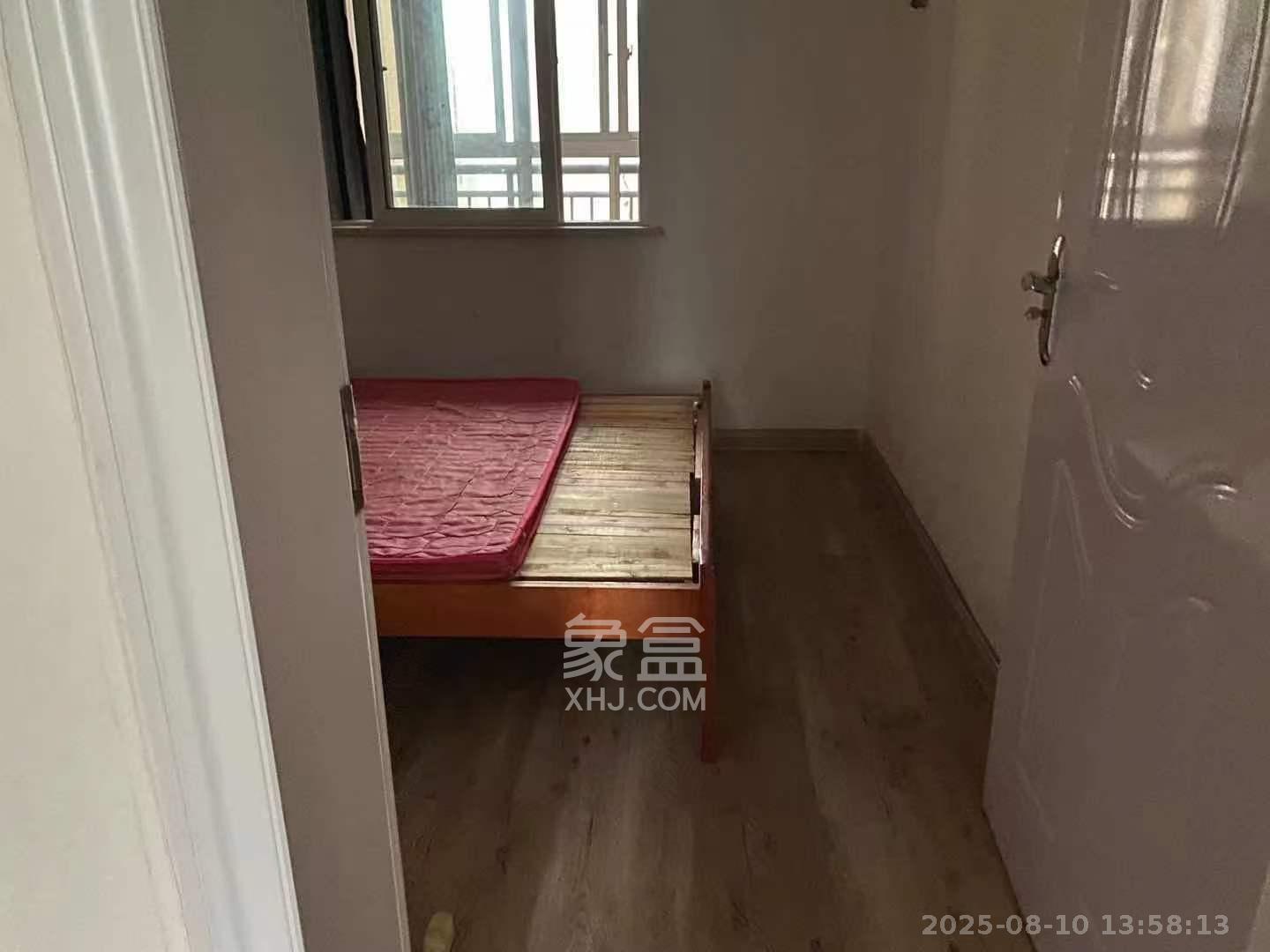 东方航标  5室2厅2卫   2400.00元/月室内图