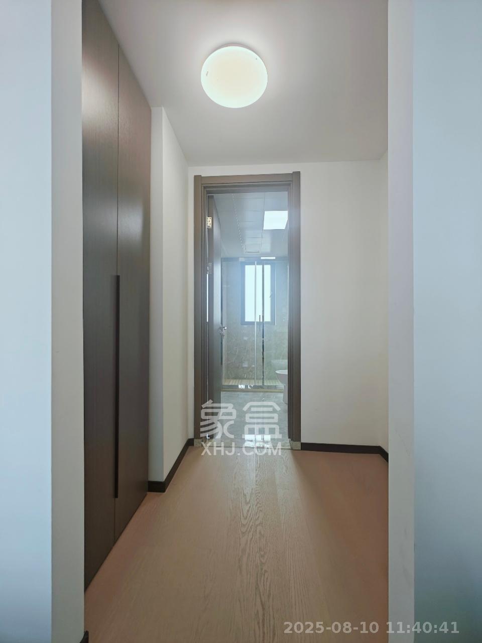 振业悦江府  4室2厅2卫   6800.00元/月
