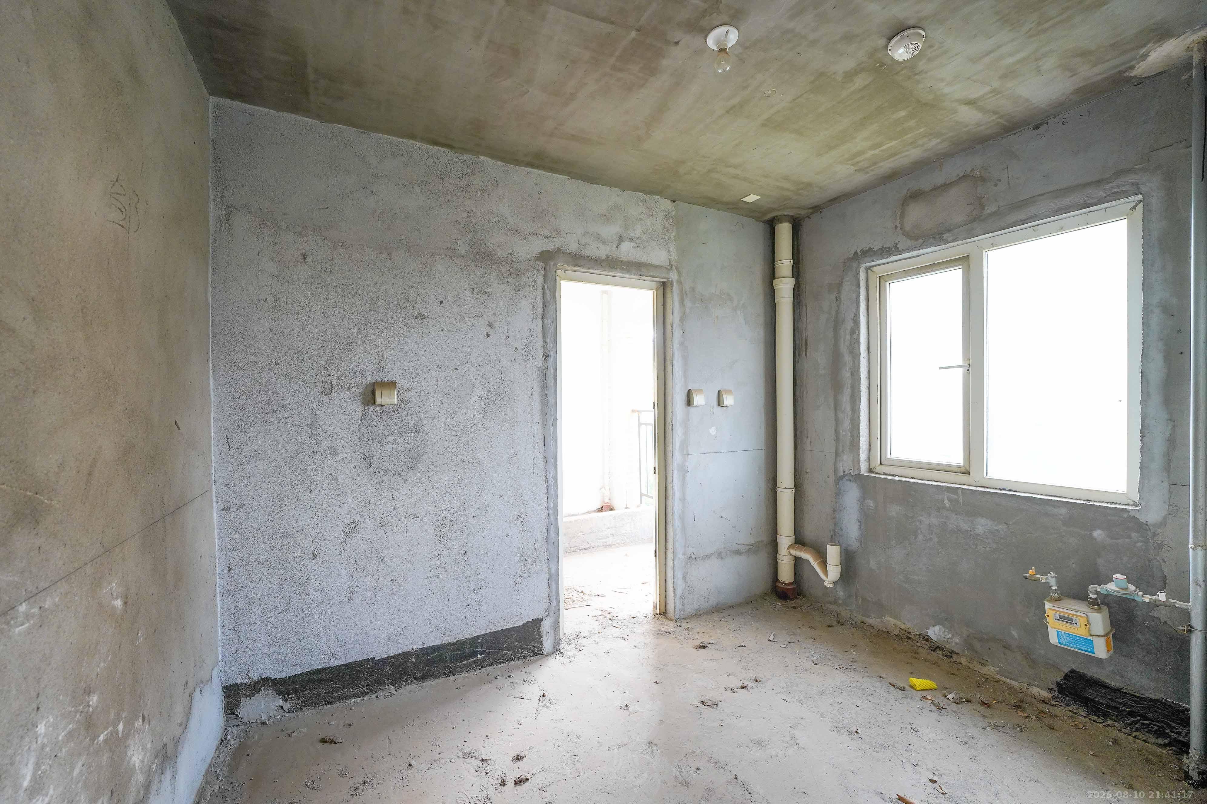 嘉华城(一期)  3室2厅2卫    126.0万 嘉华城(一期)  3室2厅2卫    126.0万厨房