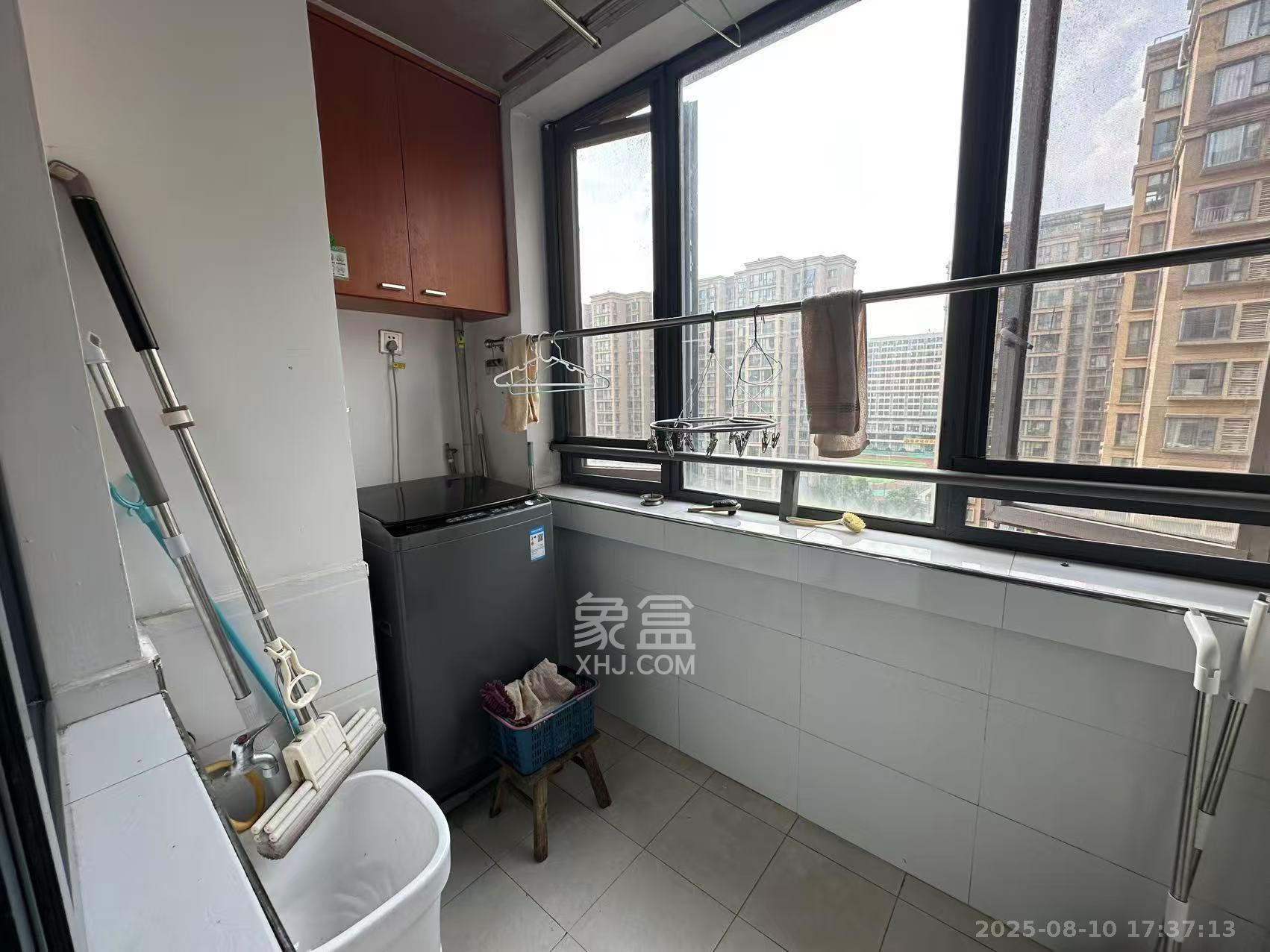 怡海星城 2室2厅1卫 1600.0元/月 怡海星城 2室2厅1卫 1600.0元/月室内图