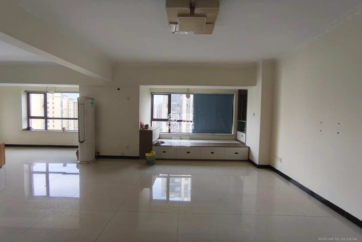 当代滨江MOMA  2室2厅1卫    3600.0元/月 当代滨江MOMA  2室2厅1卫    3600.0元/月室内图1