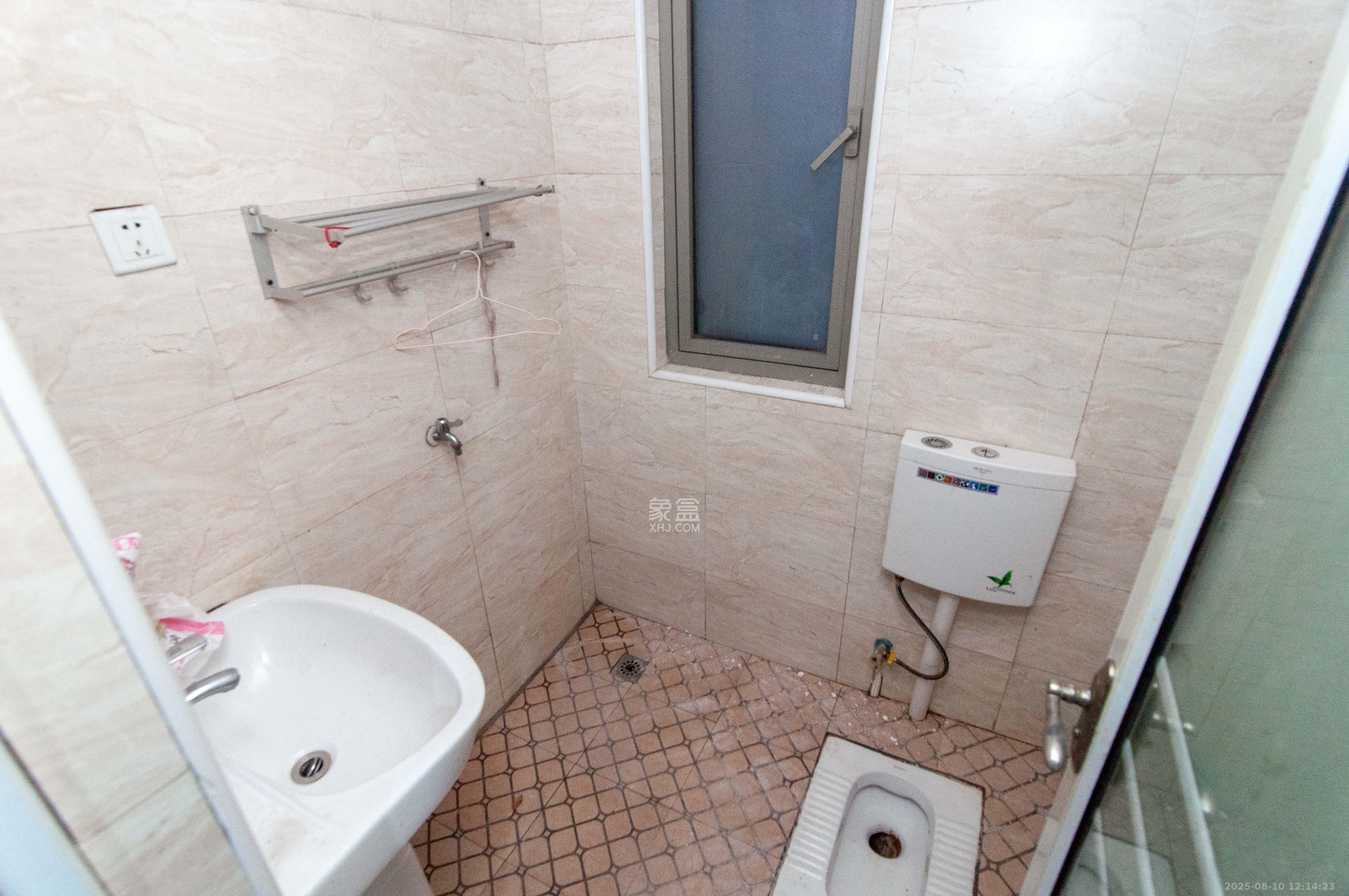 梅溪湖金茂湾  3室2厅2卫    105.0万 梅溪湖金茂湾  3室2厅2卫    105.0万卫生间