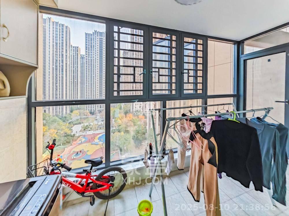 绿地之窗 4室2厅2卫 3500.0元/月 绿地之窗 4室2厅2卫 3500.0元/月室内图