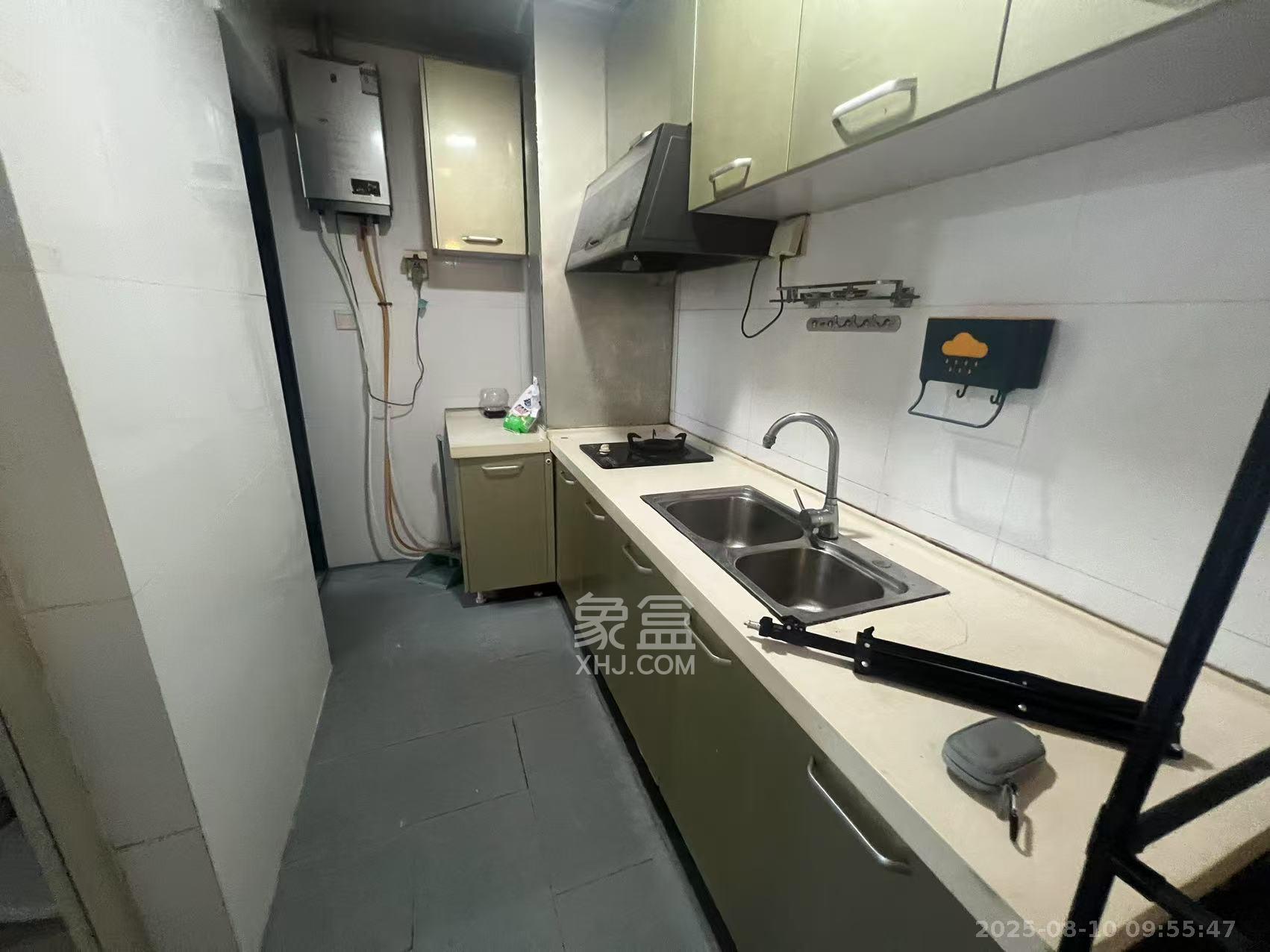 中天广场  1室1厅1卫    2400.0元/月 中天广场  1室1厅1卫    2400.0元/月室内图