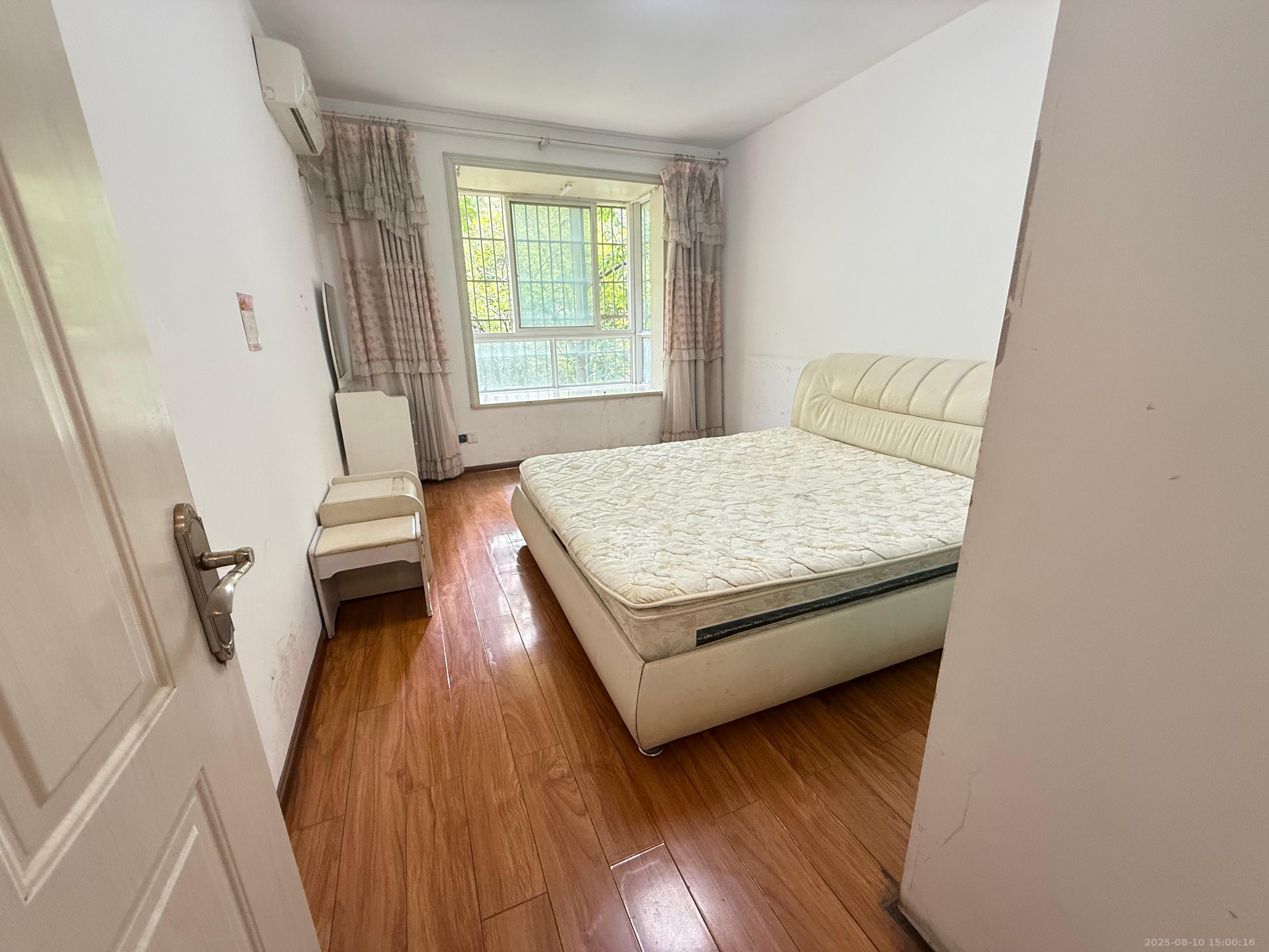 黎郡新宇康景园  1室1厅1卫    1800.0元/月室内图