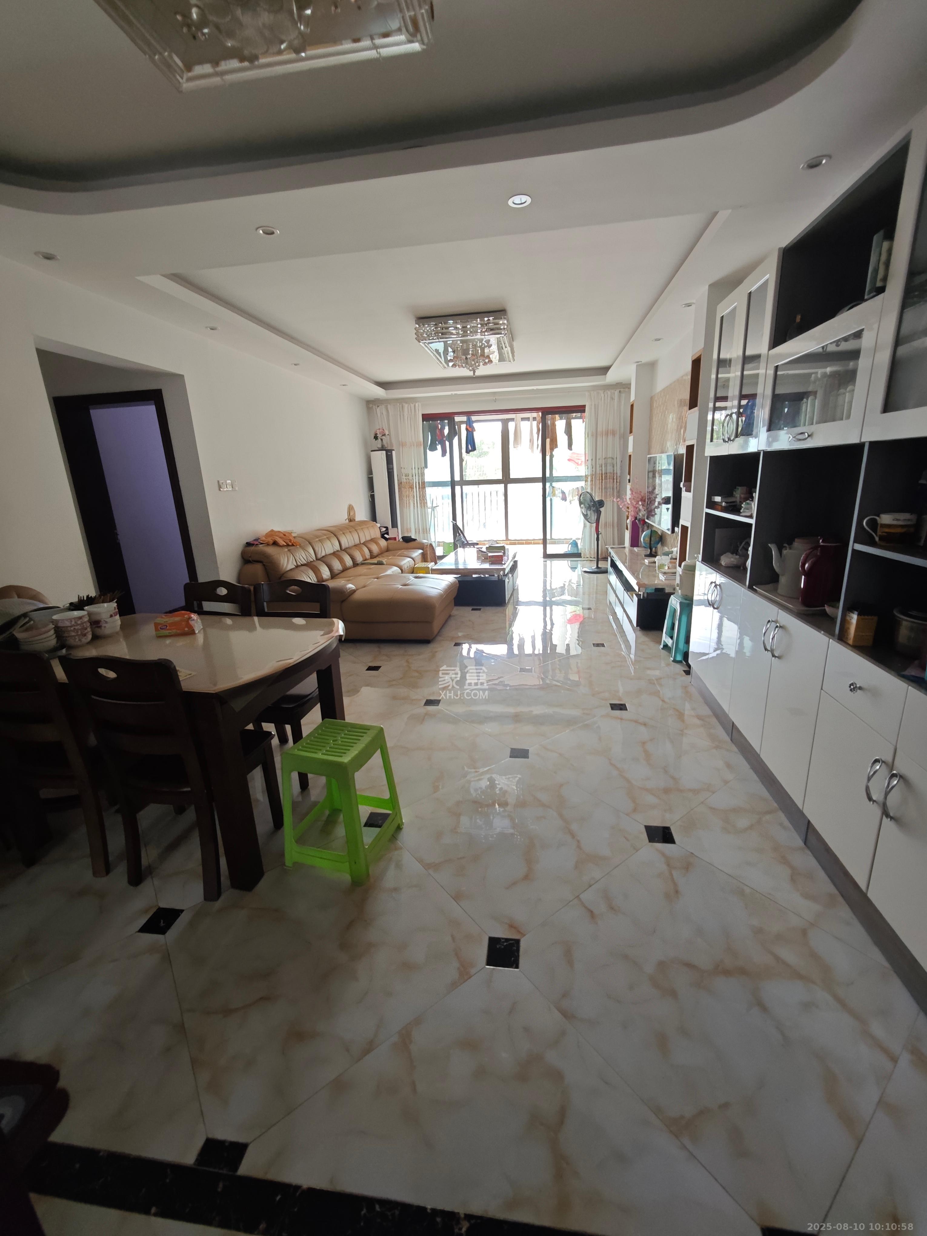 佳兆业水岸新都  4室2厅1卫    2000.0元/月室内图