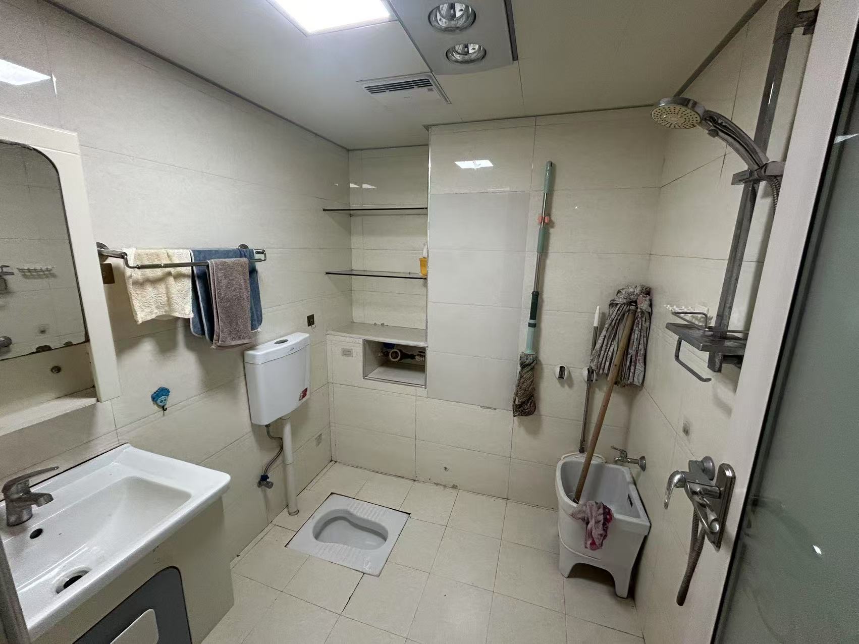 鸿泰国际 2室2厅1卫 1500.0元/月 鸿泰国际 2室2厅1卫 1500.0元/月室内图