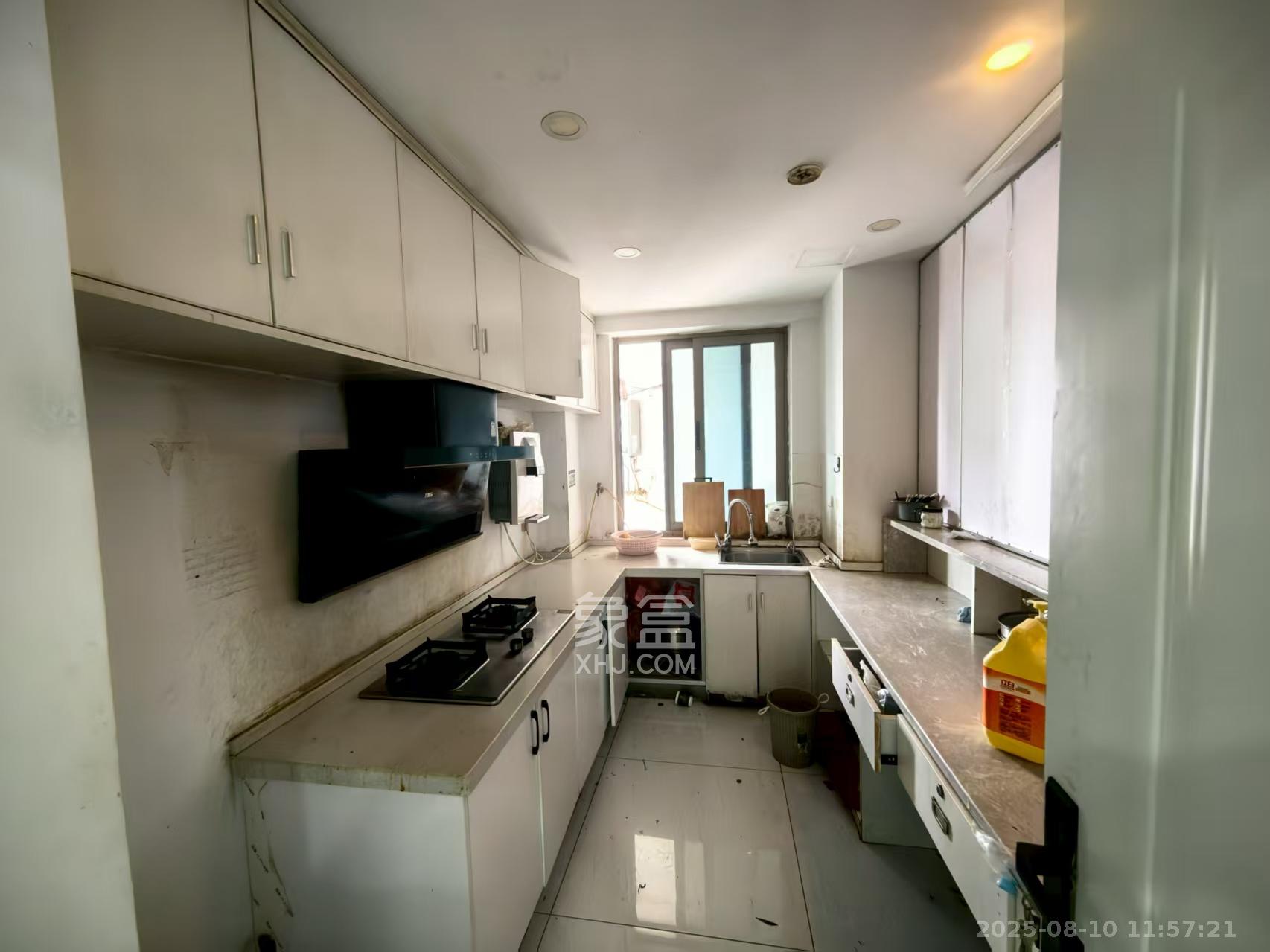 潮宗御苑  4室2厅2卫    5800.0元/月室内图