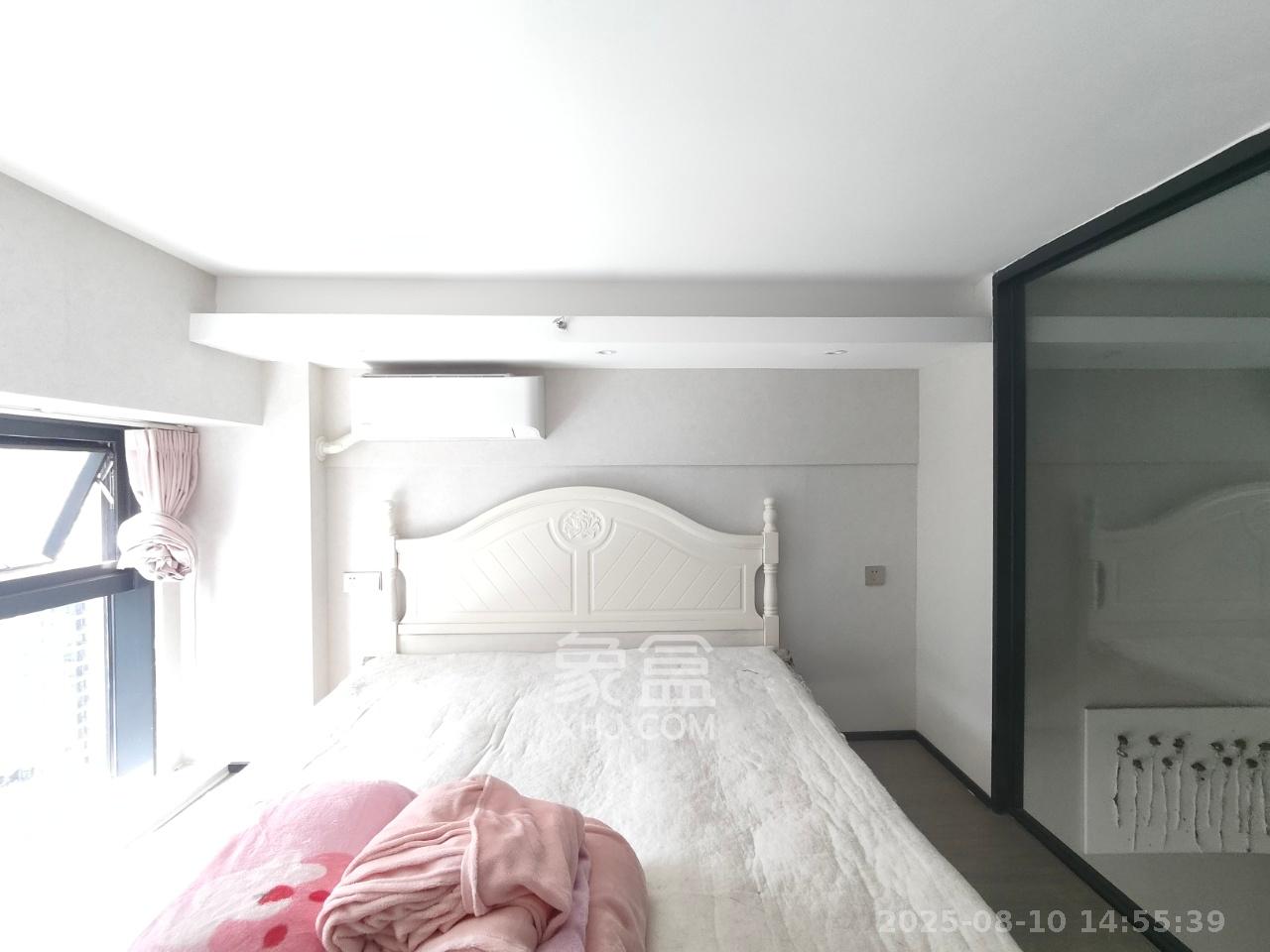 中一鲲出(鲲鹏府) 2室1厅1卫 2700.00元/月 中一鲲出(鲲鹏府) 2室1厅1卫 2700.00元/月室内图