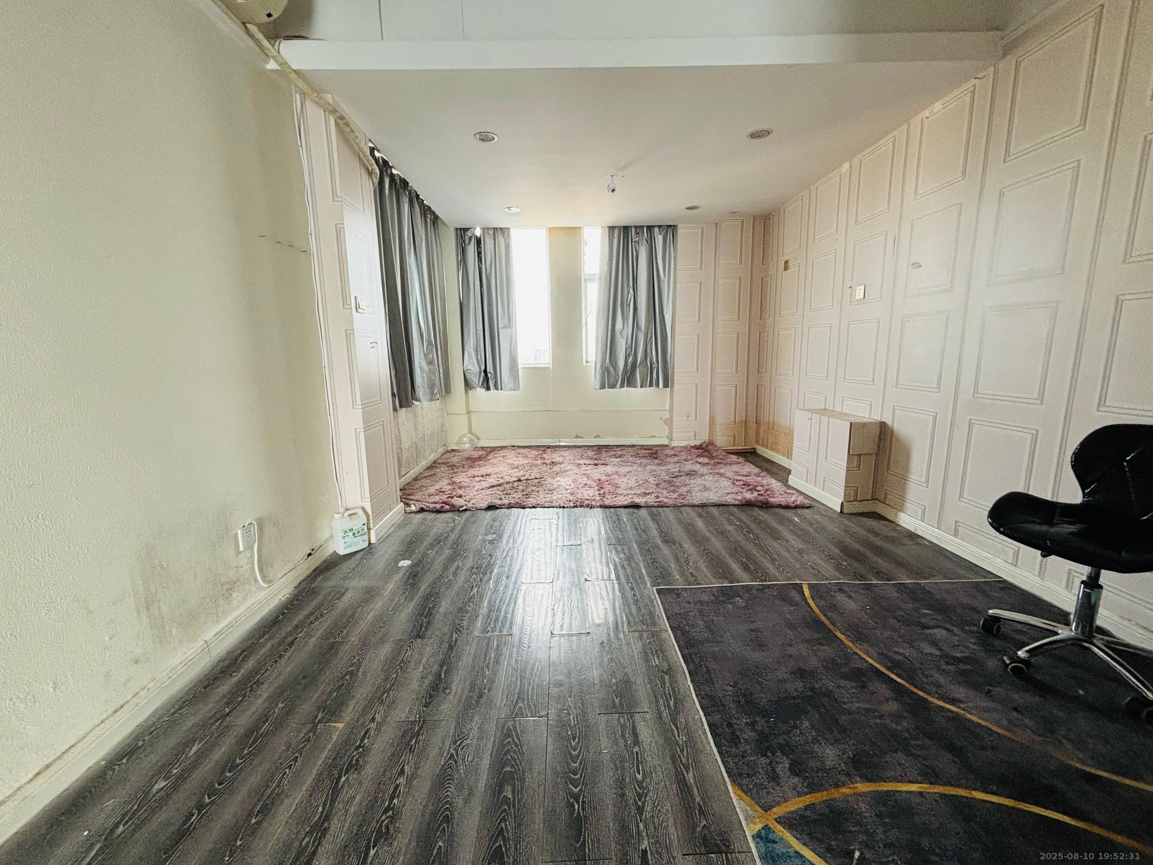 君临国际 3室2厅1卫 4600.0元/月 君临国际 3室2厅1卫 4600.0元/月室内图