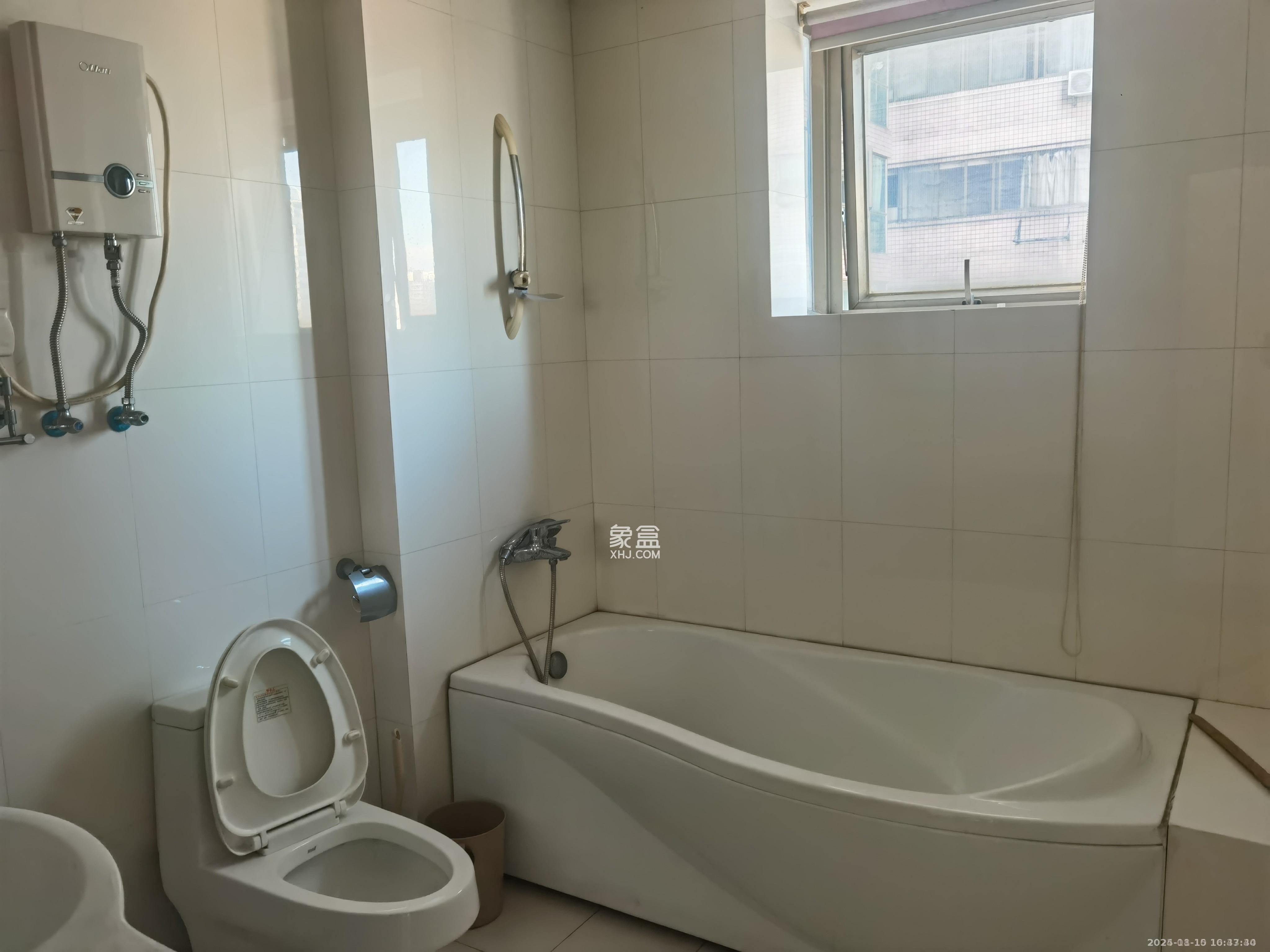 桐荫里社区  4室1厅1卫    5300.0元/月 桐荫里社区  4室1厅1卫    5300.0元/月室内图