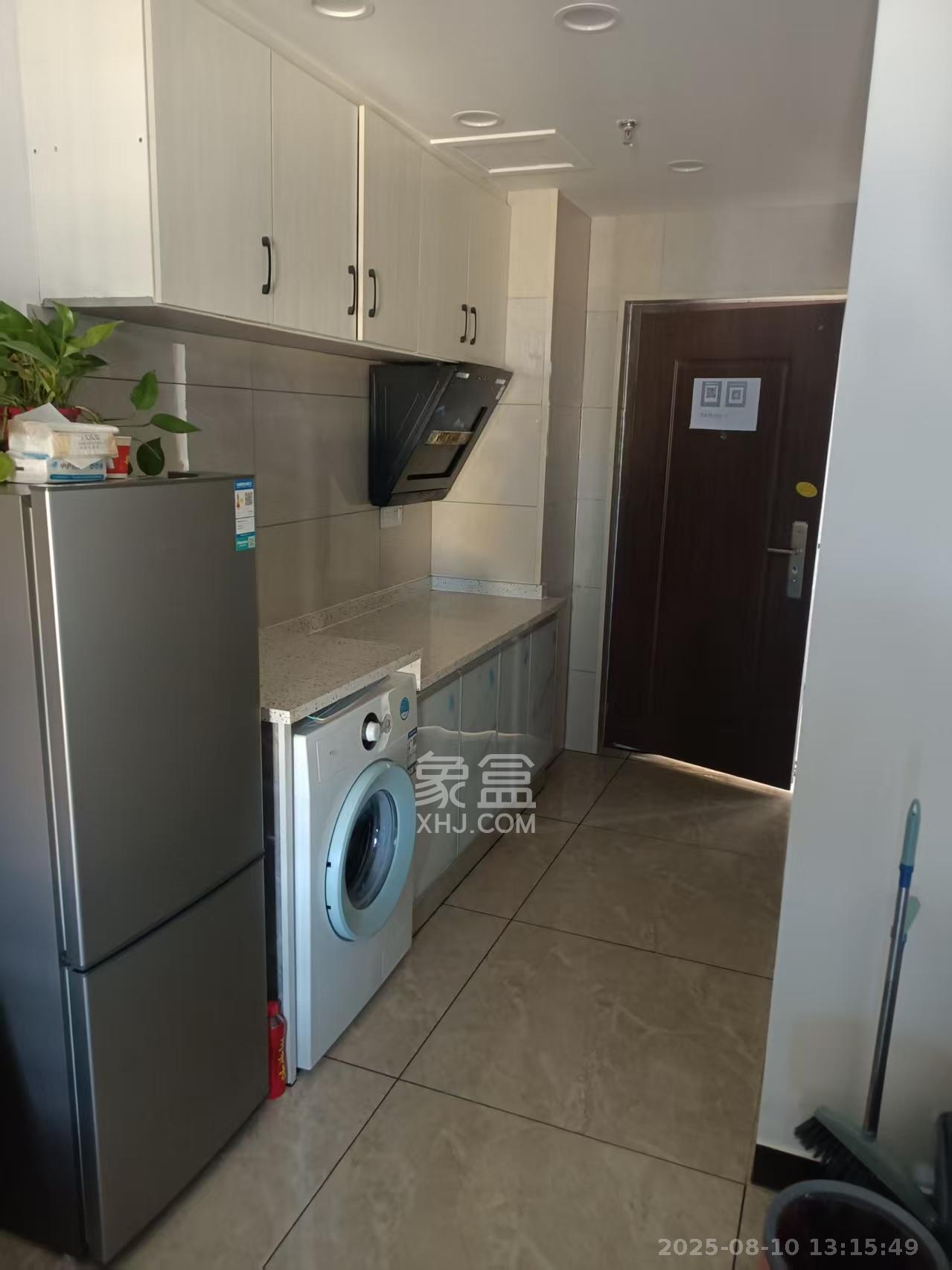 保利香槟国际  1室1厅1卫    1000.0元/月 保利香槟国际  1室1厅1卫    1000.0元/月室内图