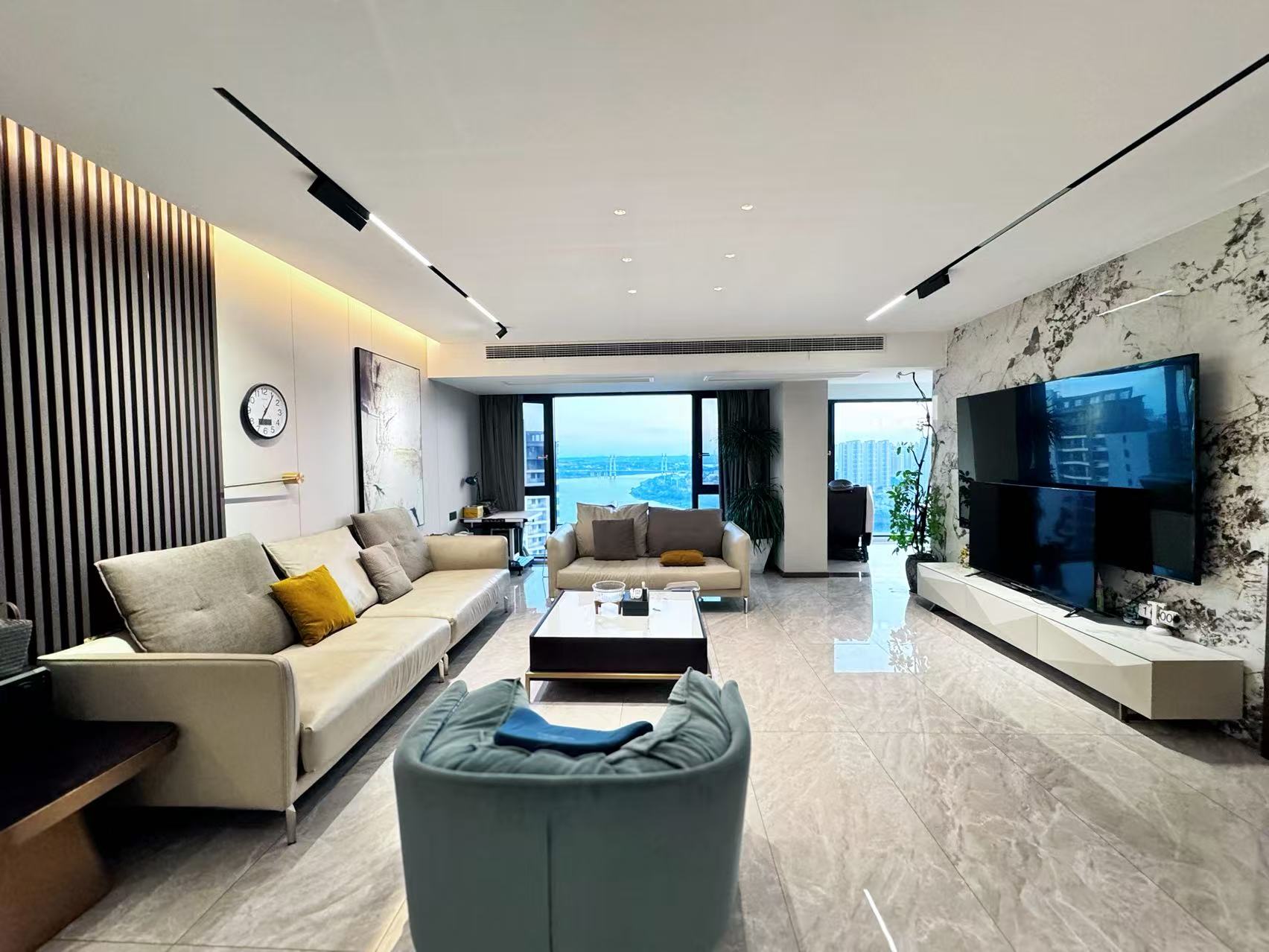 山水国际 4室2厅3卫 198.0万 山水国际 4室2厅3卫 198.0万室内图