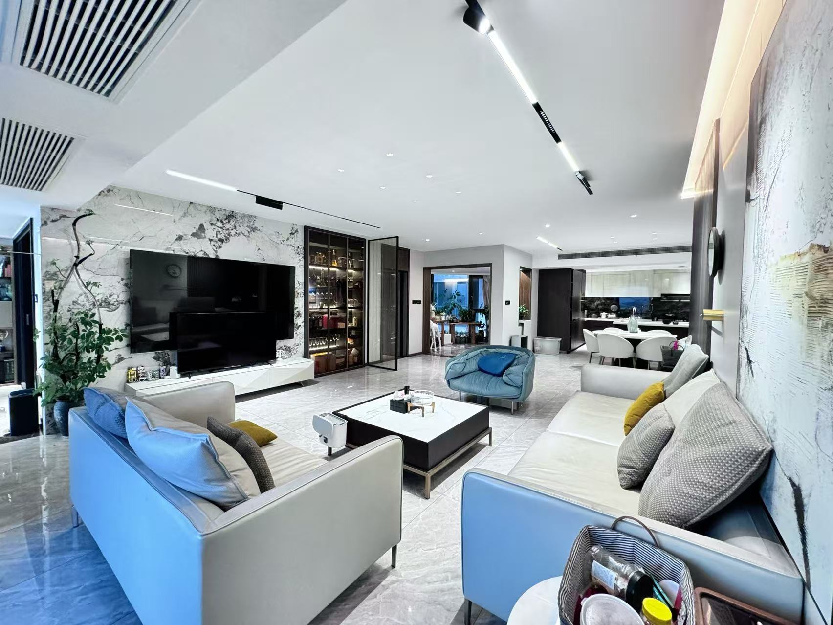 山水国际 4室2厅3卫 198.0万 山水国际 4室2厅3卫 198.0万室内图