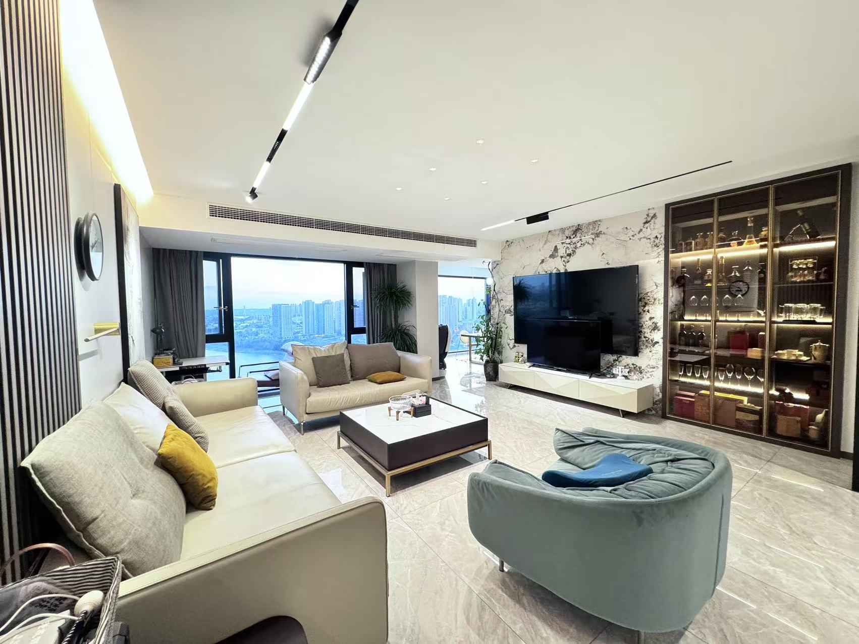 山水国际 4室2厅3卫 198.0万 山水国际 4室2厅3卫 198.0万室内图