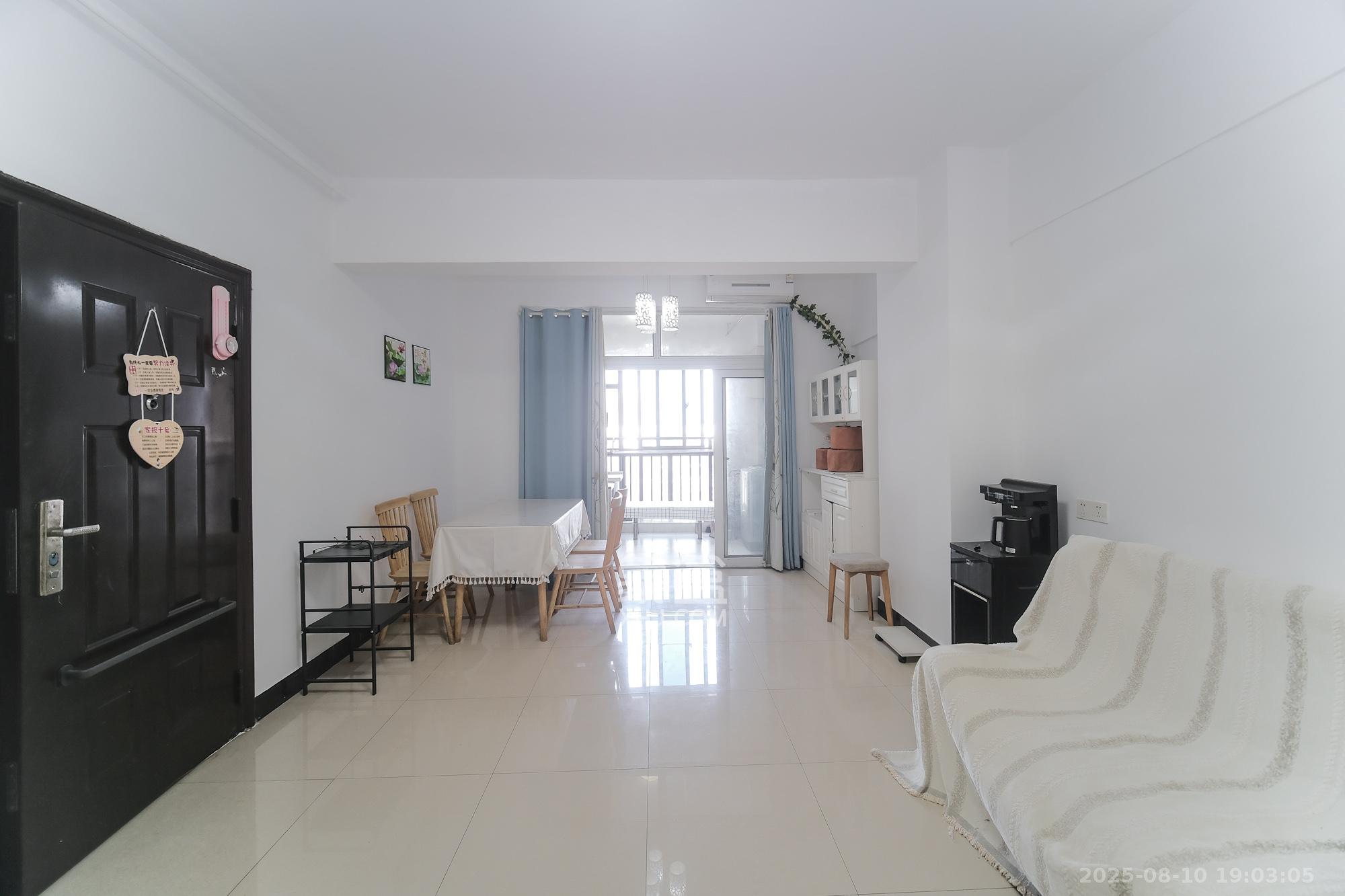 山水湾  1室1厅1卫    34.0万 山水湾  1室1厅1卫    34.0万客厅