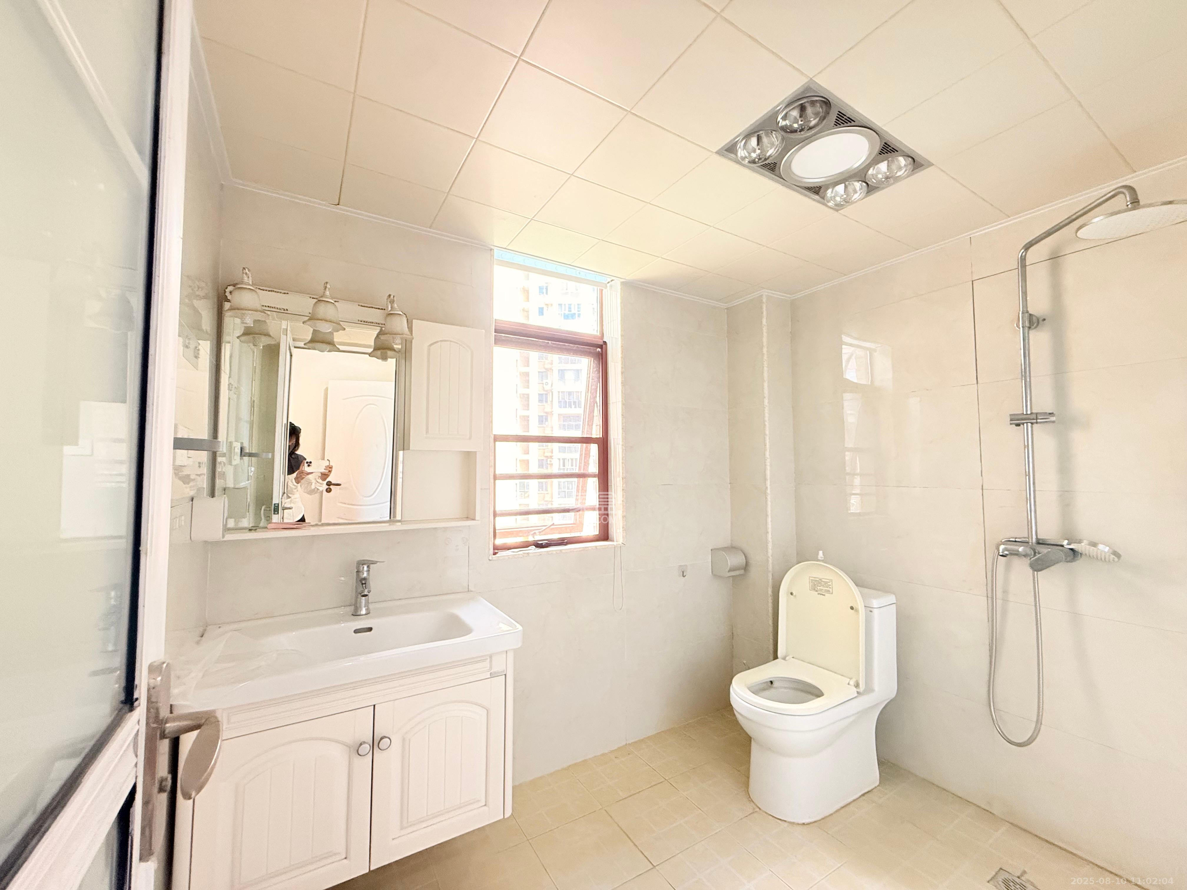 万里时代 4室2厅2卫 3200.0元/月 万里时代 4室2厅2卫 3200.0元/月室内图