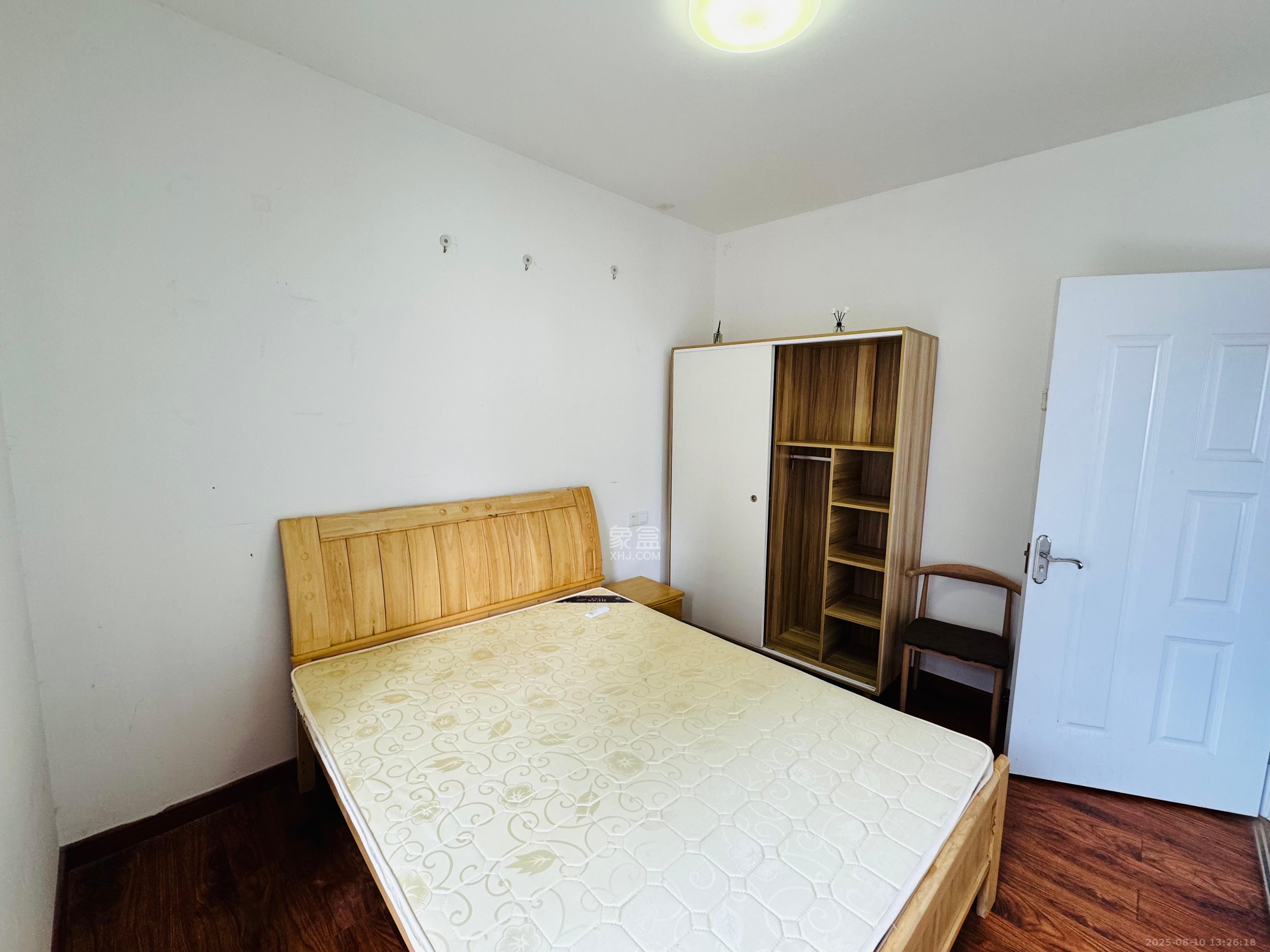 半山壹号 2室2厅1卫 2500.0元/月 半山壹号 2室2厅1卫 2500.0元/月室内图