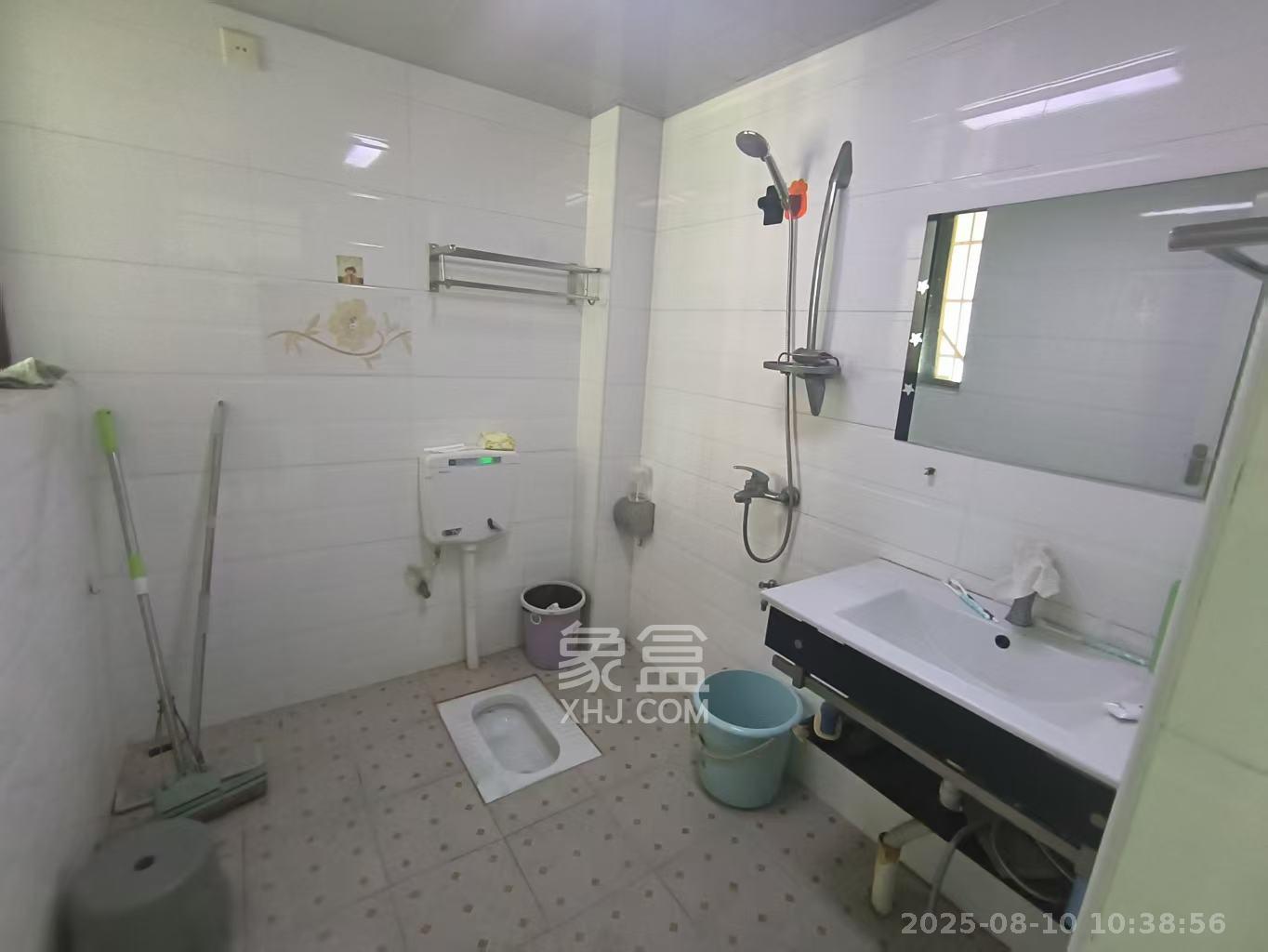 兴联创新小区  2室2厅1卫    1100.0元/月 兴联创新小区  2室2厅1卫    1100.0元/月室内图1