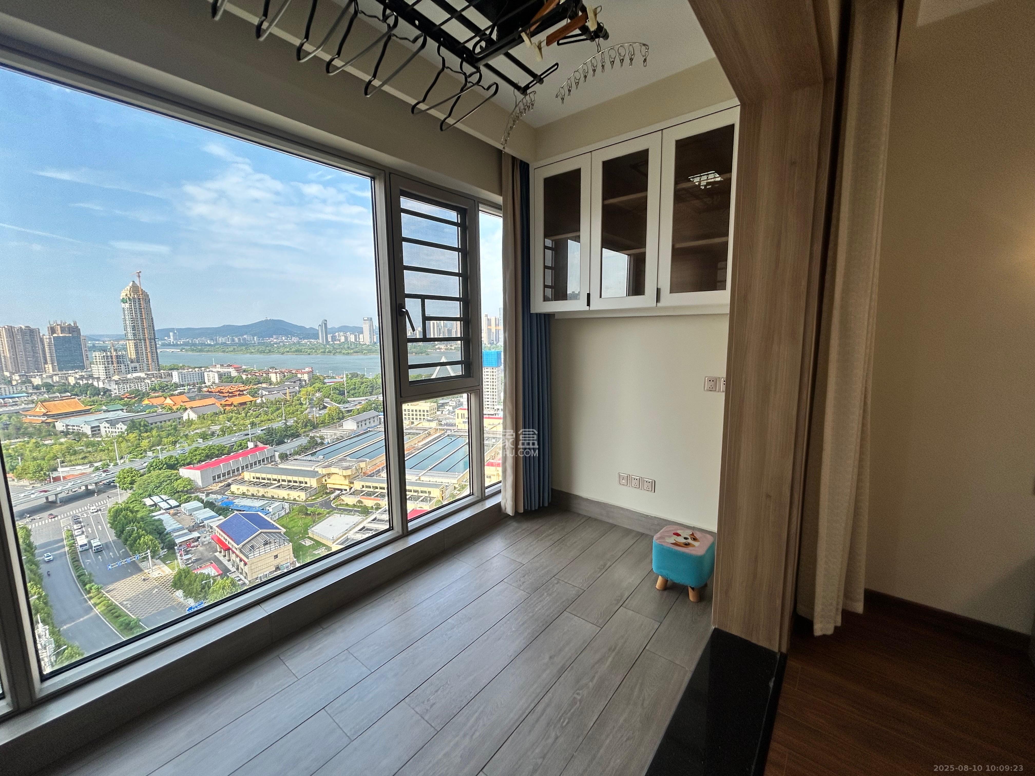北辰三角洲E7区  3室2厅2卫   6500.00元/月室内图