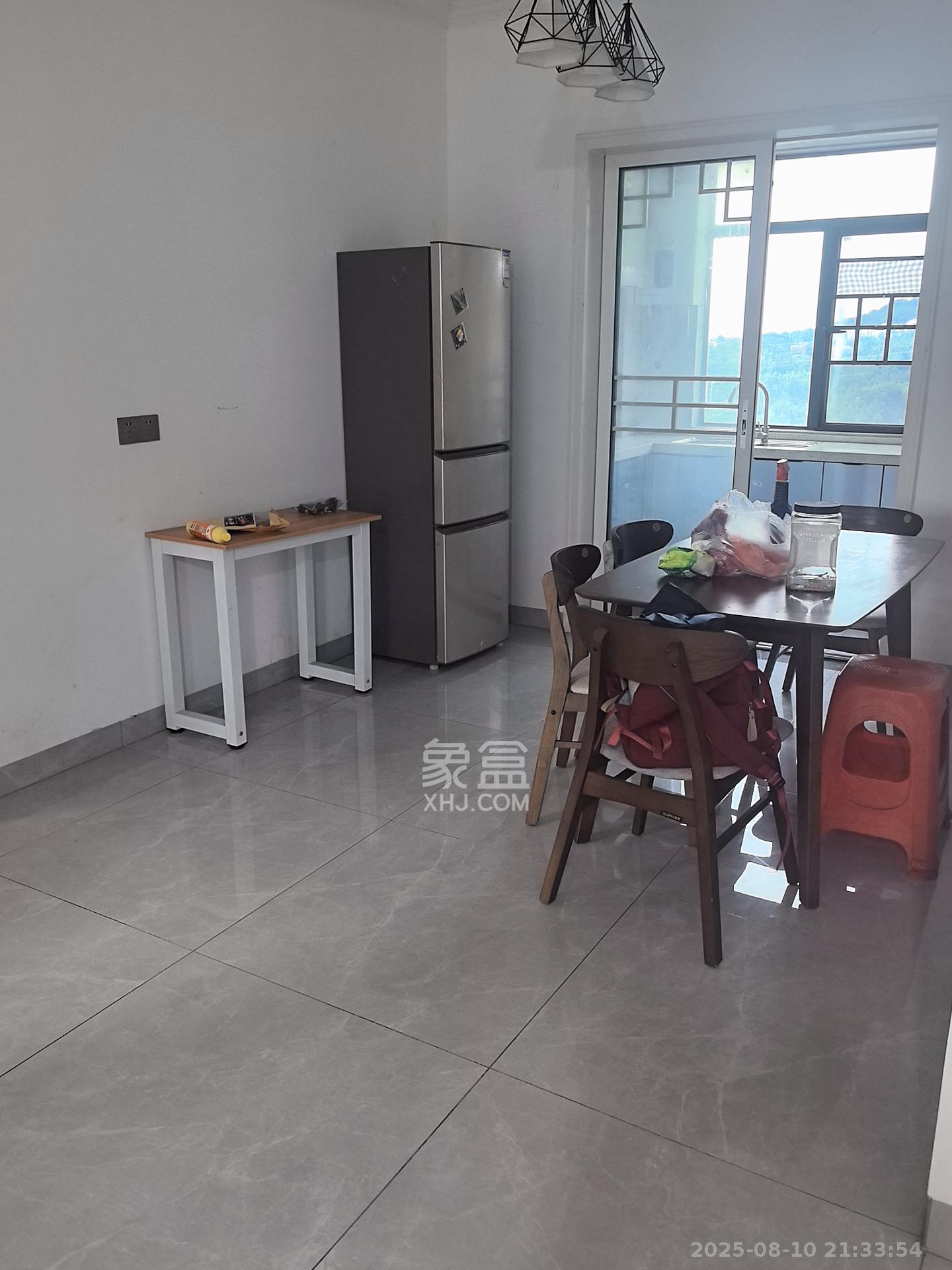 金鹰玖珑山 4室2厅2卫 2900.0元/月 金鹰玖珑山 4室2厅2卫 2900.0元/月室内图