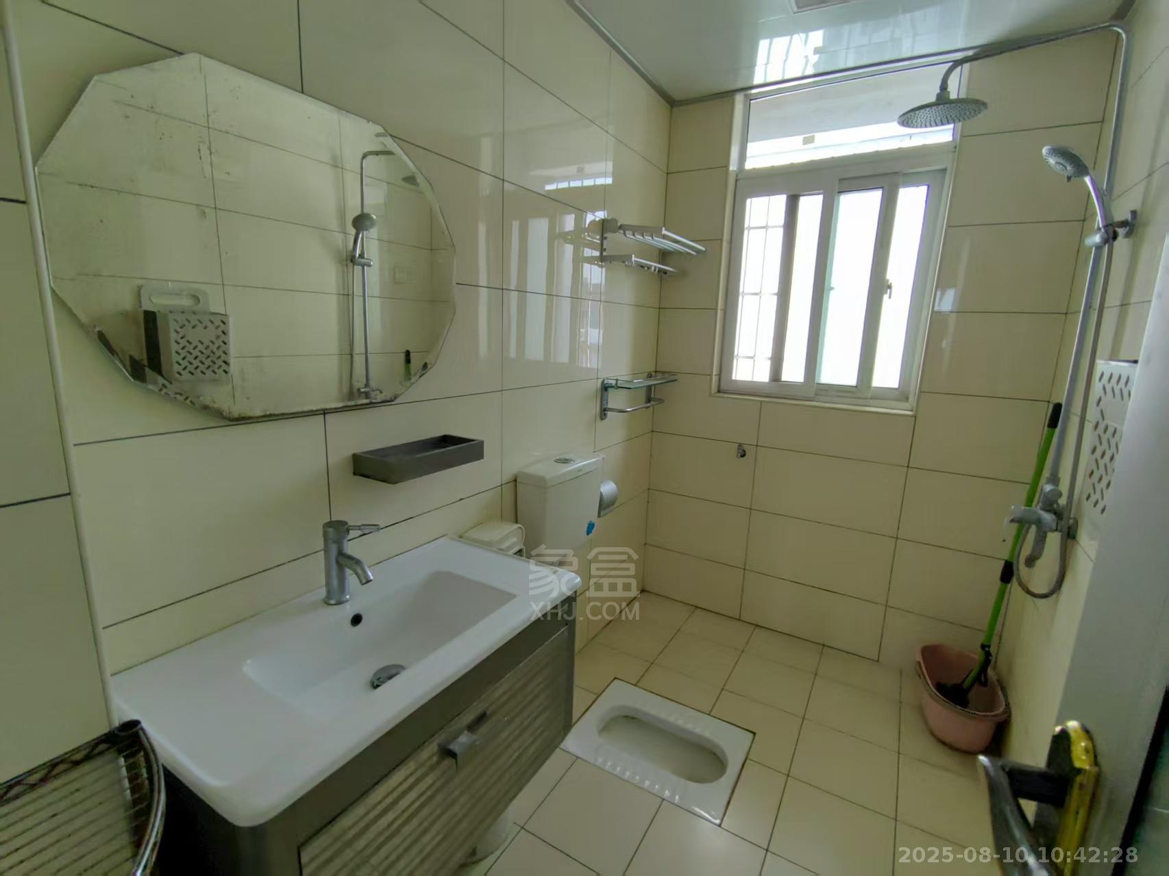 莱茵小镇  2室2厅2卫    1500.0元/月室内图