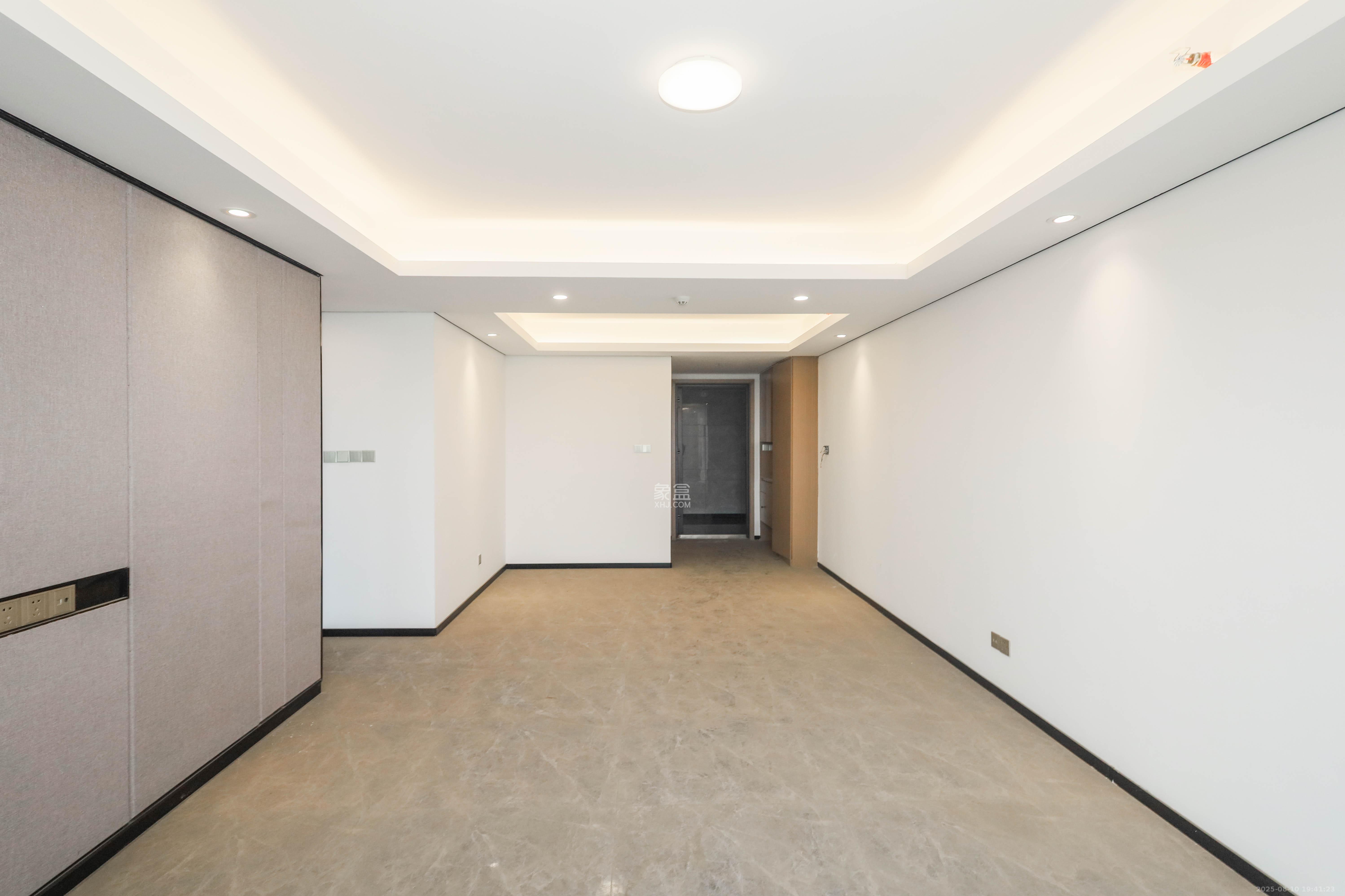 中国铁建湘语梅溪 0室0厅0卫 126.0万 中国铁建湘语梅溪 0室0厅0卫 126.0万客厅