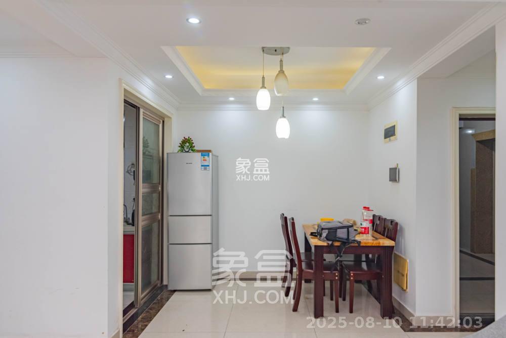 悦湖山  3室2厅1卫    2000.0元/月室内图