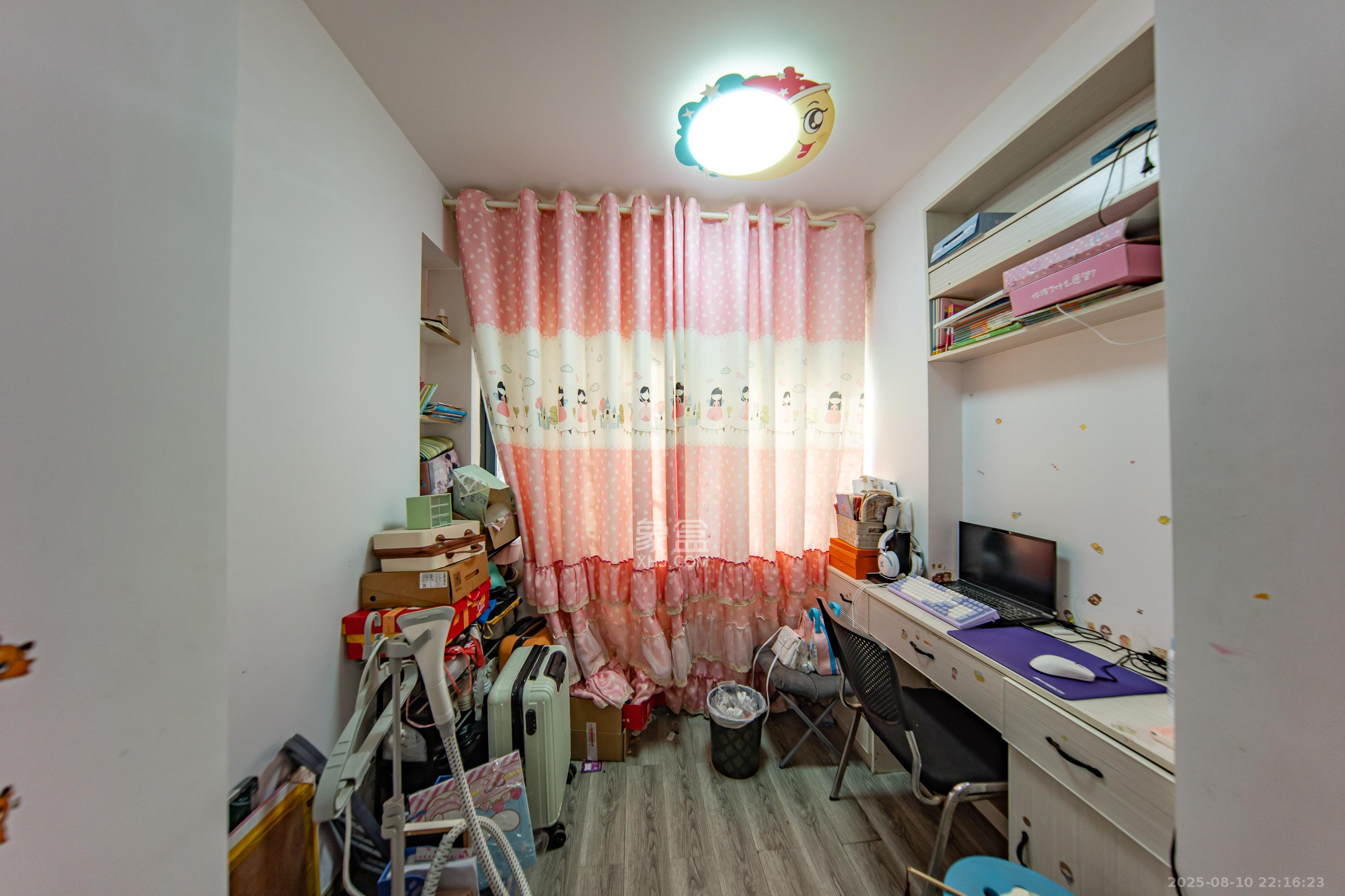 含浦家苑  5室2厅2卫    64.8万阳台