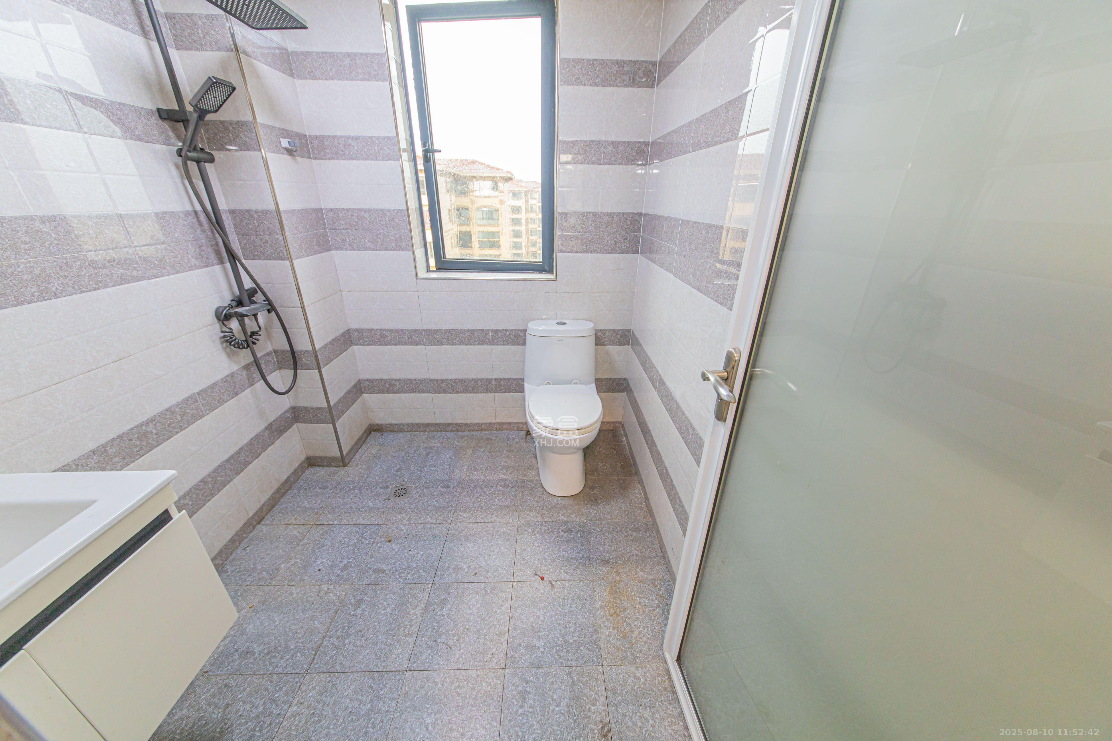 中建芙蓉嘉苑 3室2厅2卫 2300.0元/月 中建芙蓉嘉苑 3室2厅2卫 2300.0元/月室内图