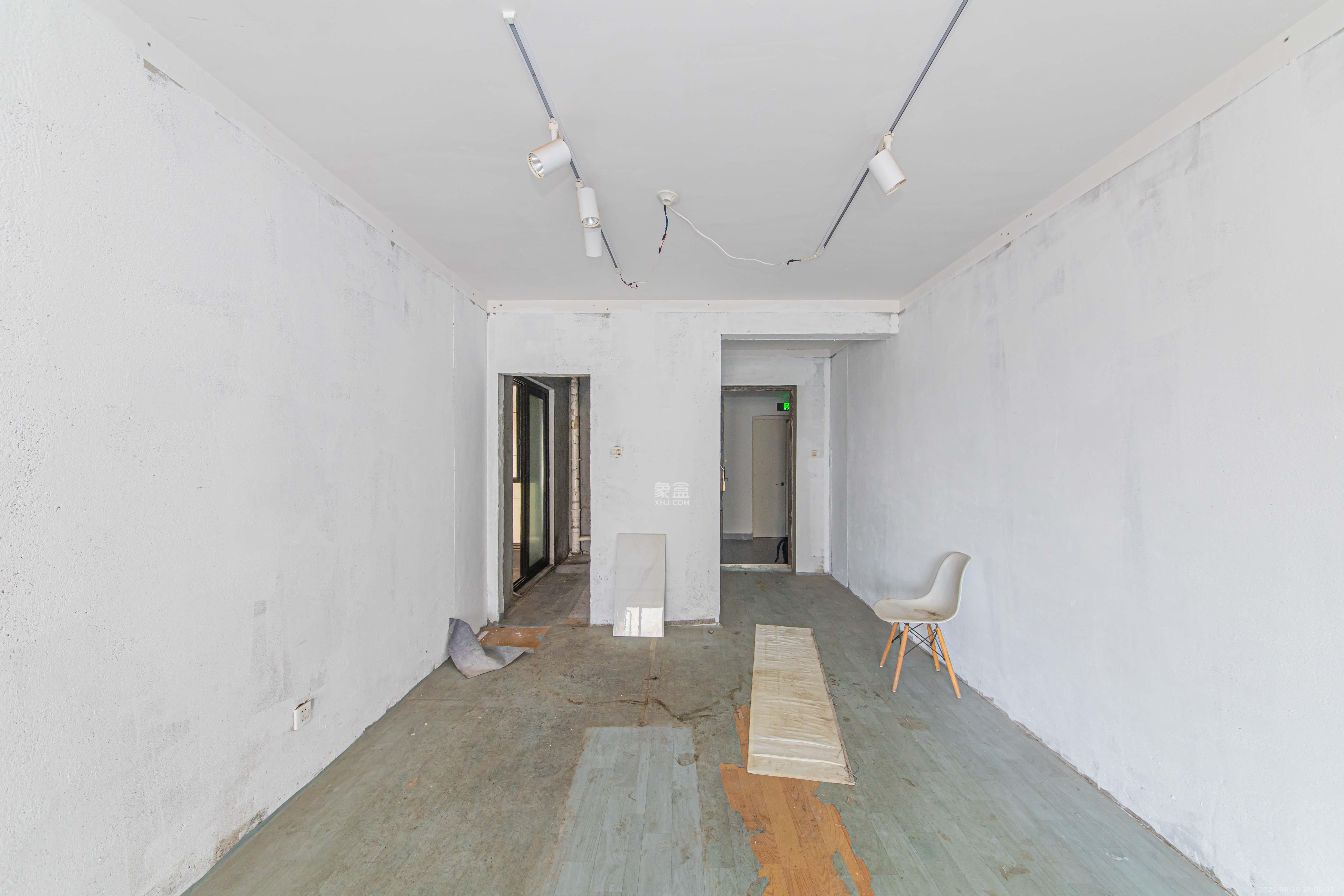 北辰中央公园E区 3室2厅2卫 125.0万 北辰中央公园E区 3室2厅2卫 125.0万客厅