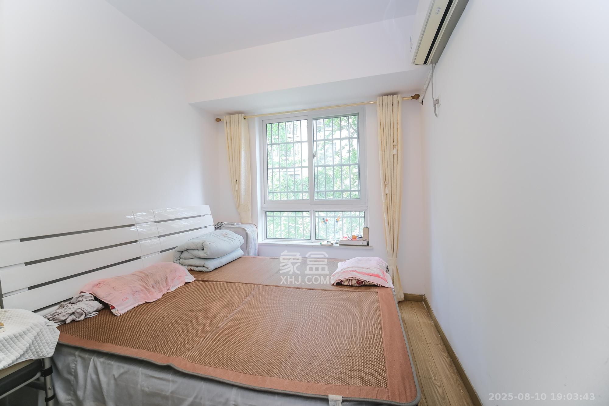 山水湾  3室2厅1卫    59.8万卧室