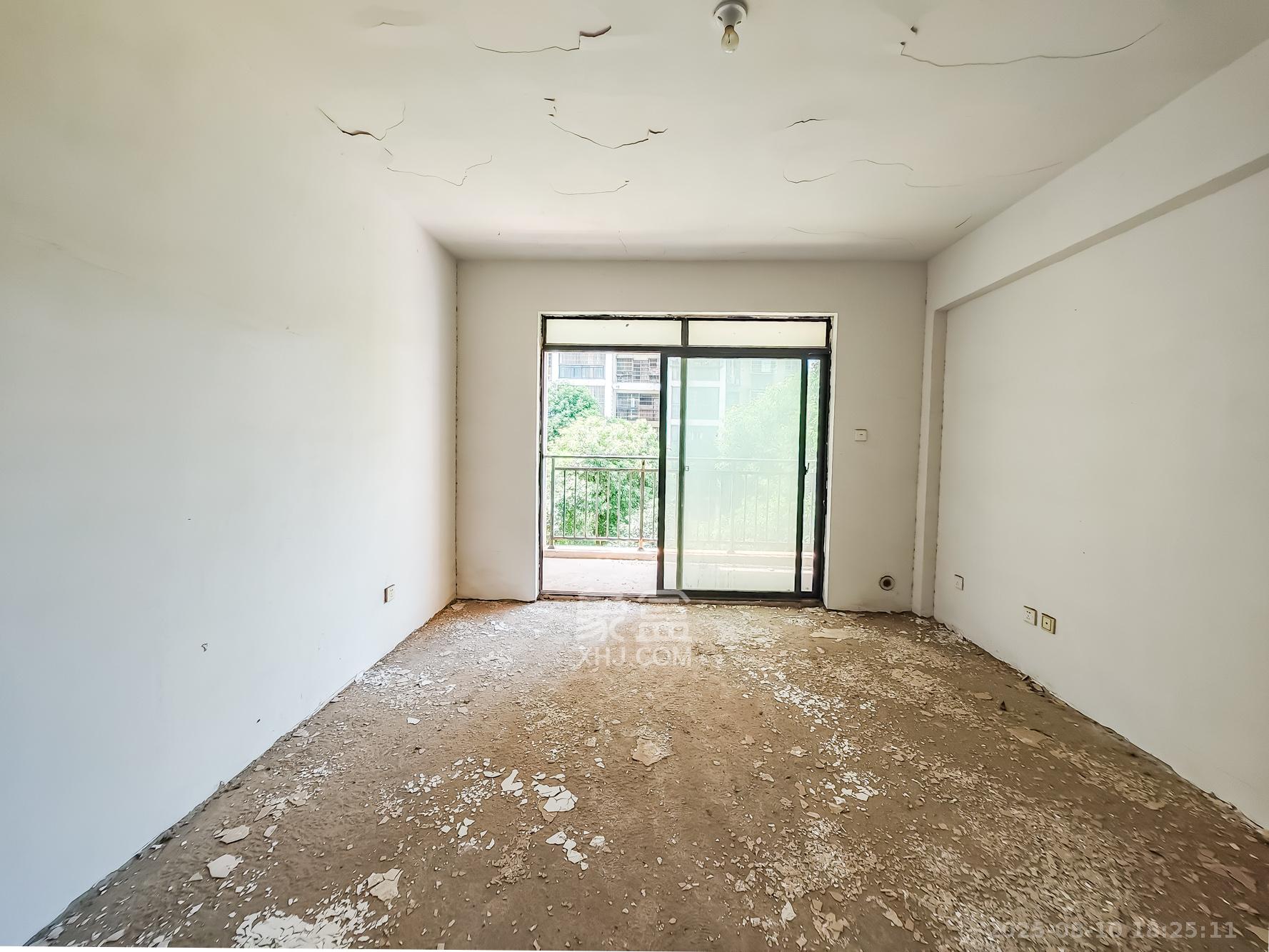 金富北城  2室2厅1卫    35.5万 金富北城  2室2厅1卫    35.5万客厅