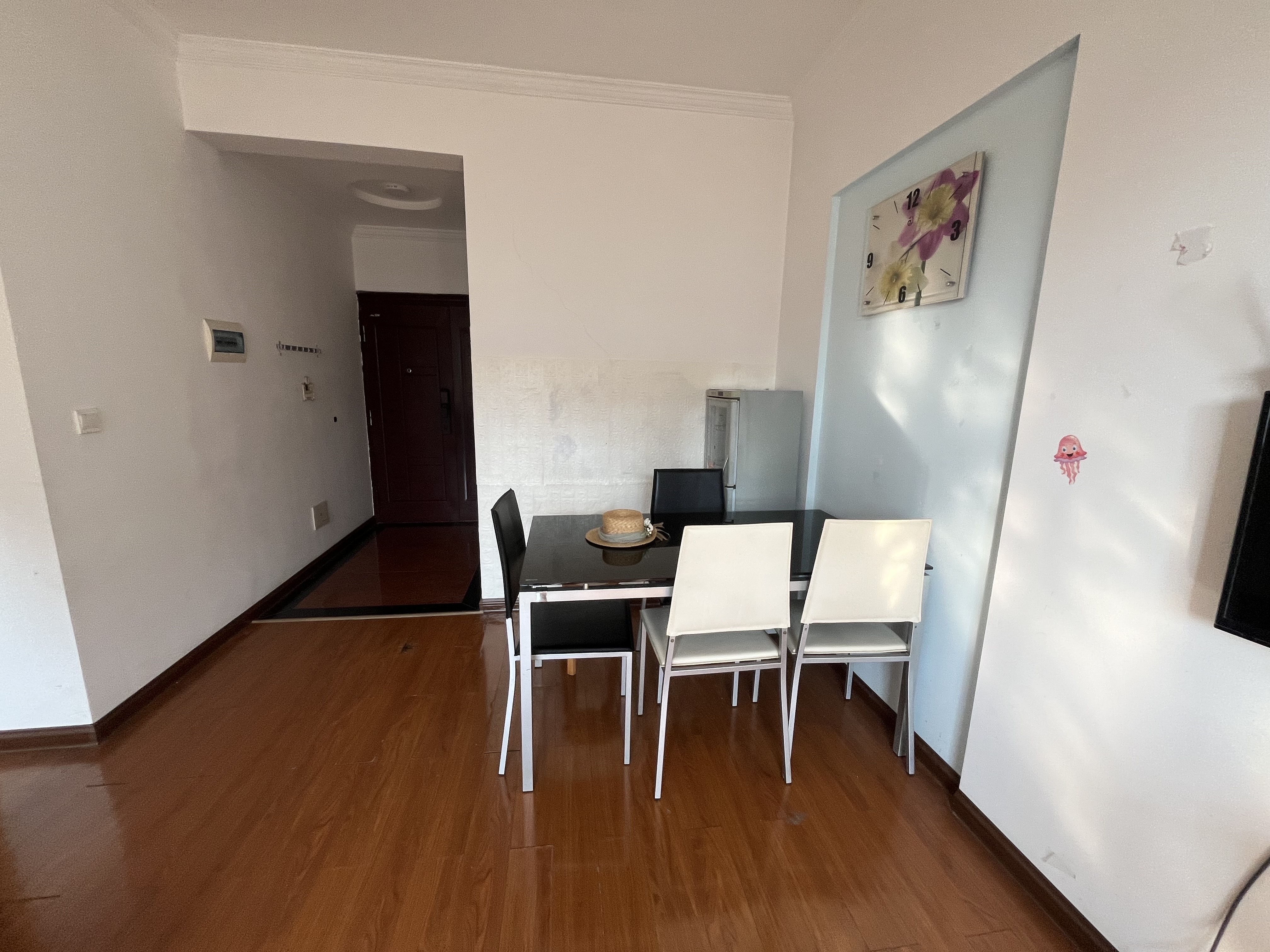 上城世家 2室2厅1卫 1280.0元/月 上城世家 2室2厅1卫 1280.0元/月室内图