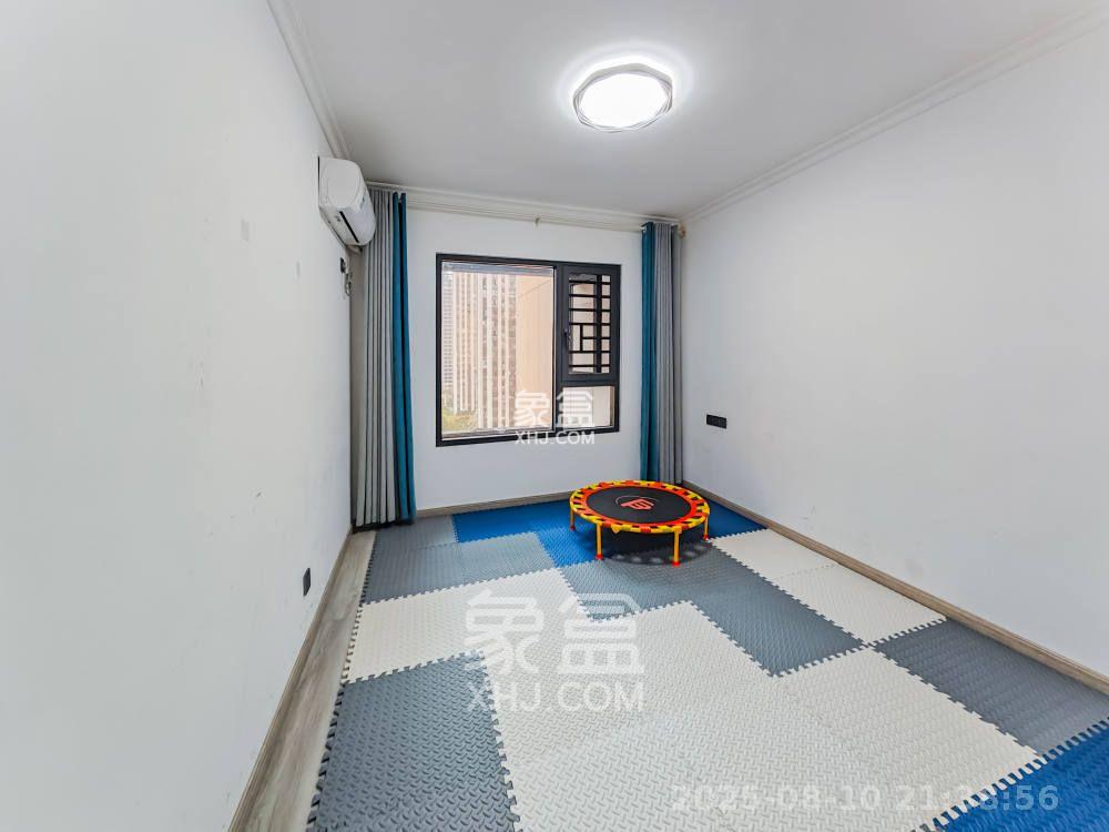 绿地之窗 4室2厅2卫 3500.0元/月 绿地之窗 4室2厅2卫 3500.0元/月室内图