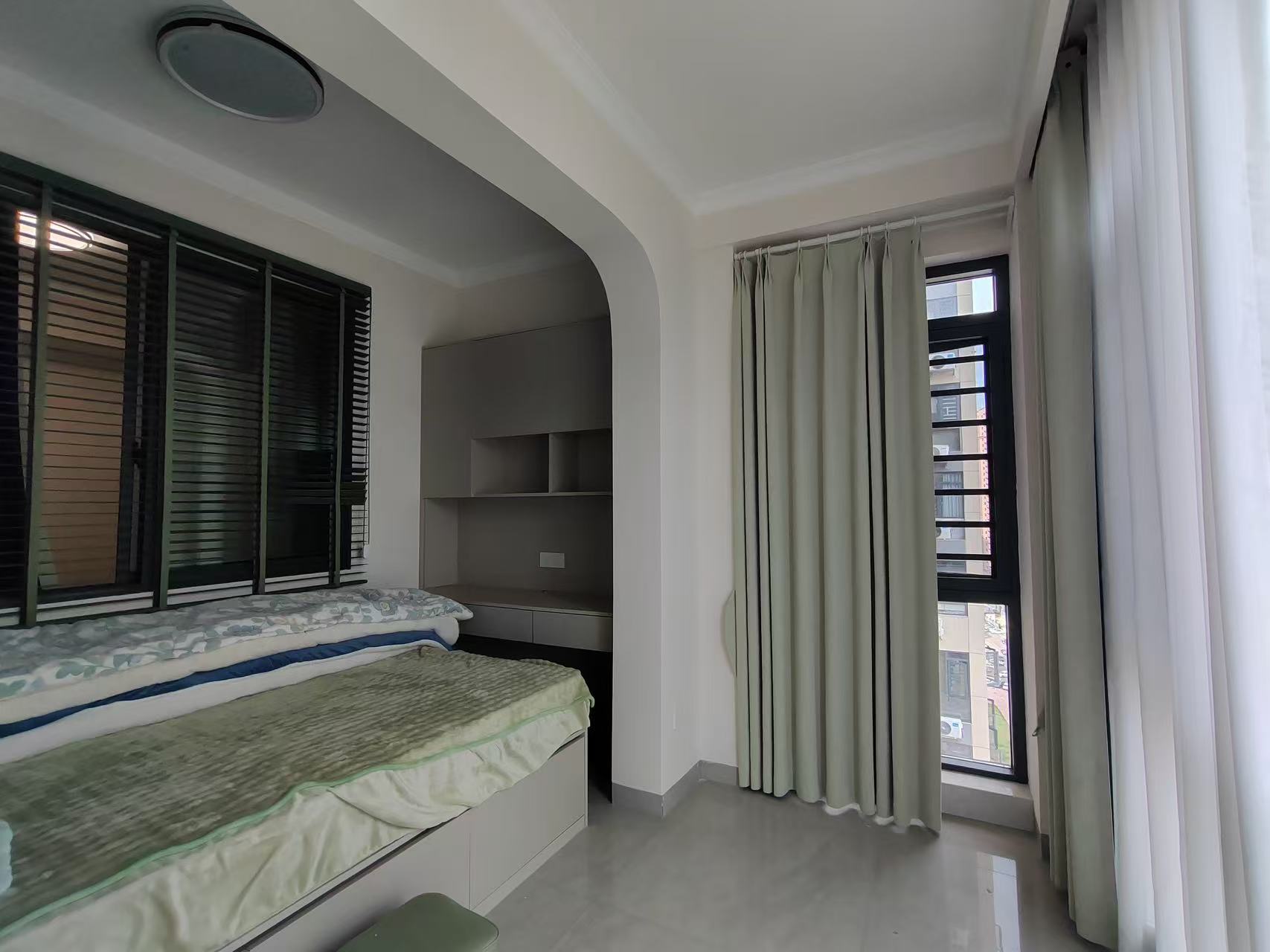 百弘学府城  1室0厅0卫    85.8万客厅