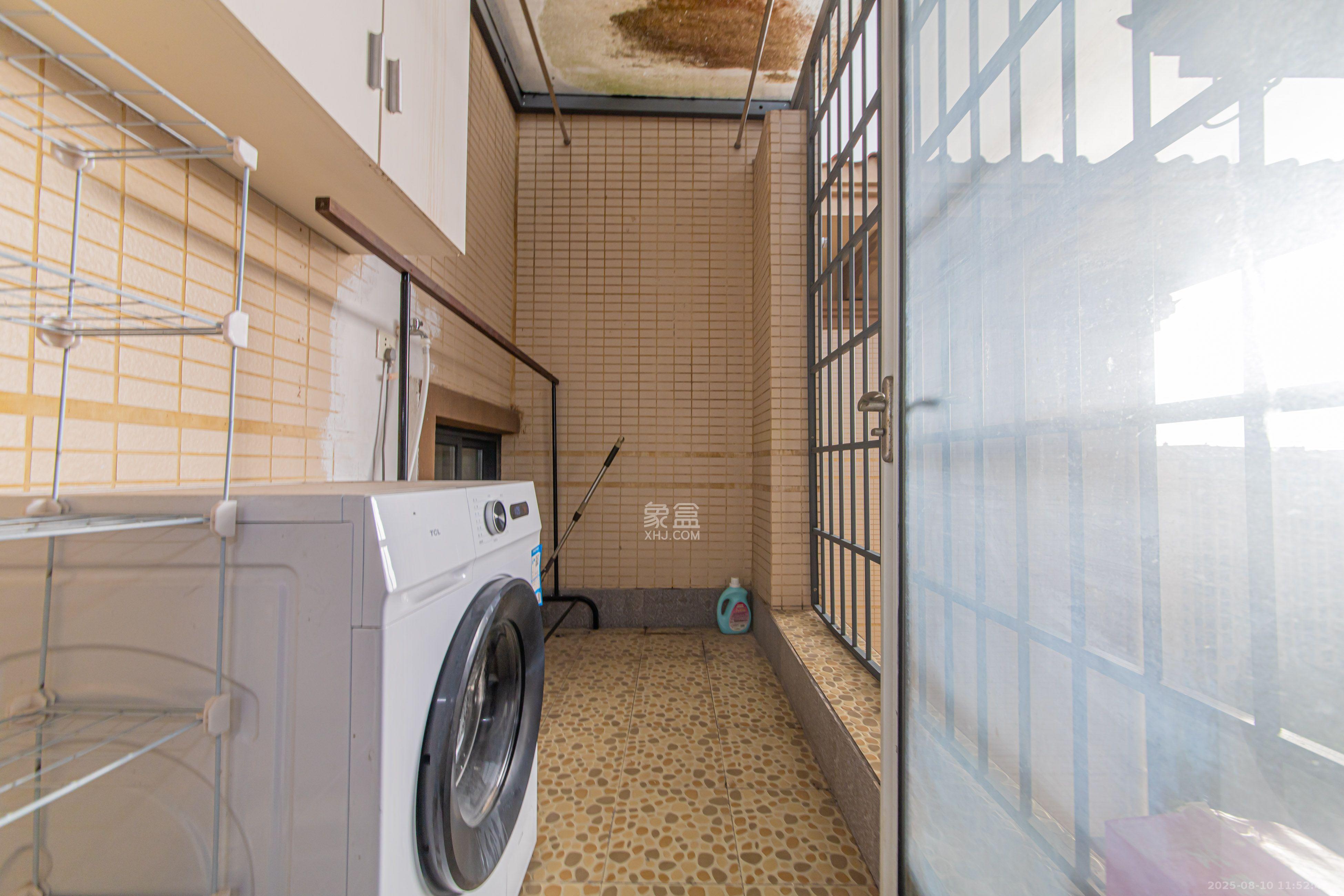 中建芙蓉嘉苑 3室2厅2卫 2300.0元/月 中建芙蓉嘉苑 3室2厅2卫 2300.0元/月室内图