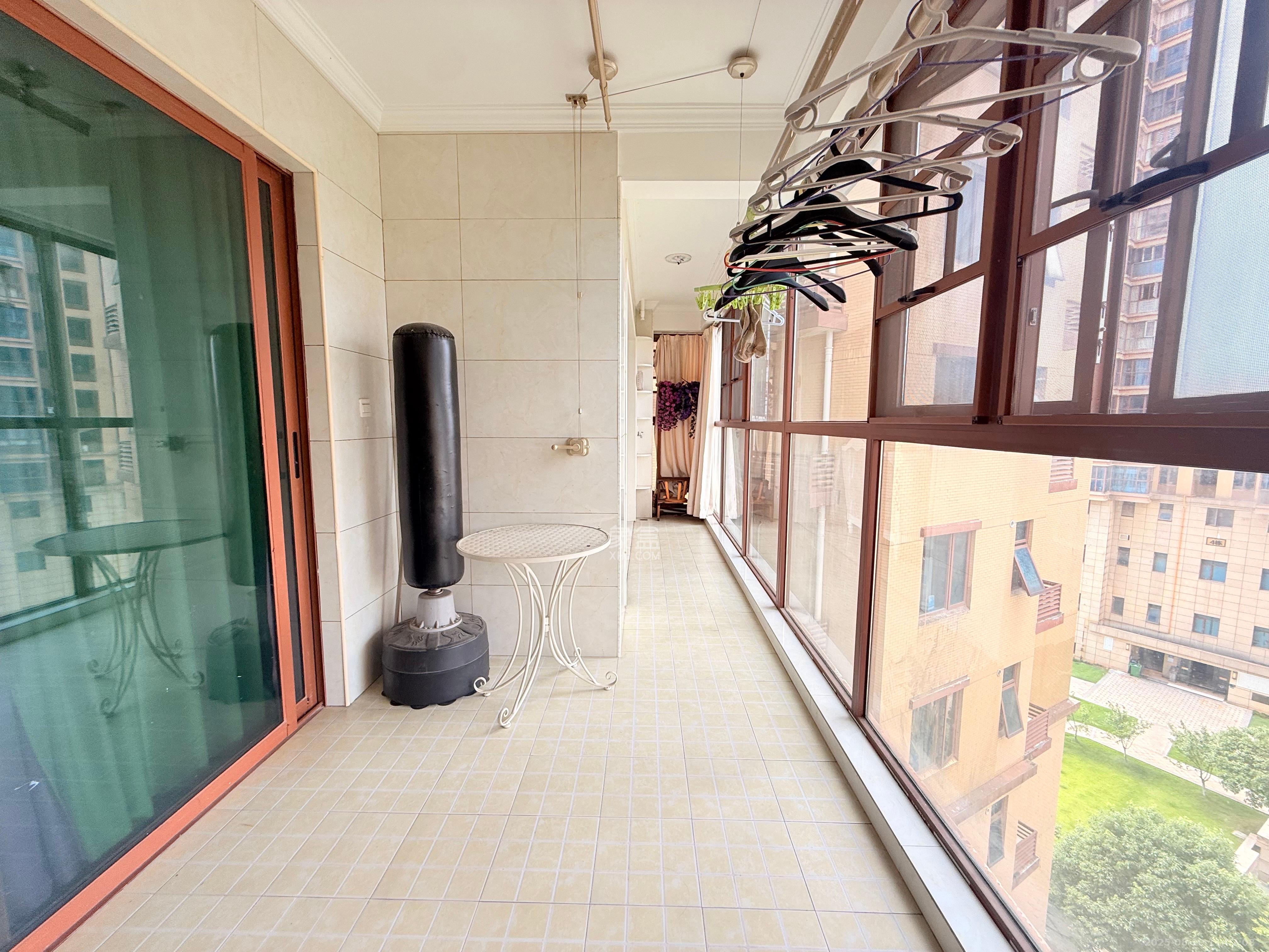 万里时代 4室2厅2卫 3200.0元/月 万里时代 4室2厅2卫 3200.0元/月室内图