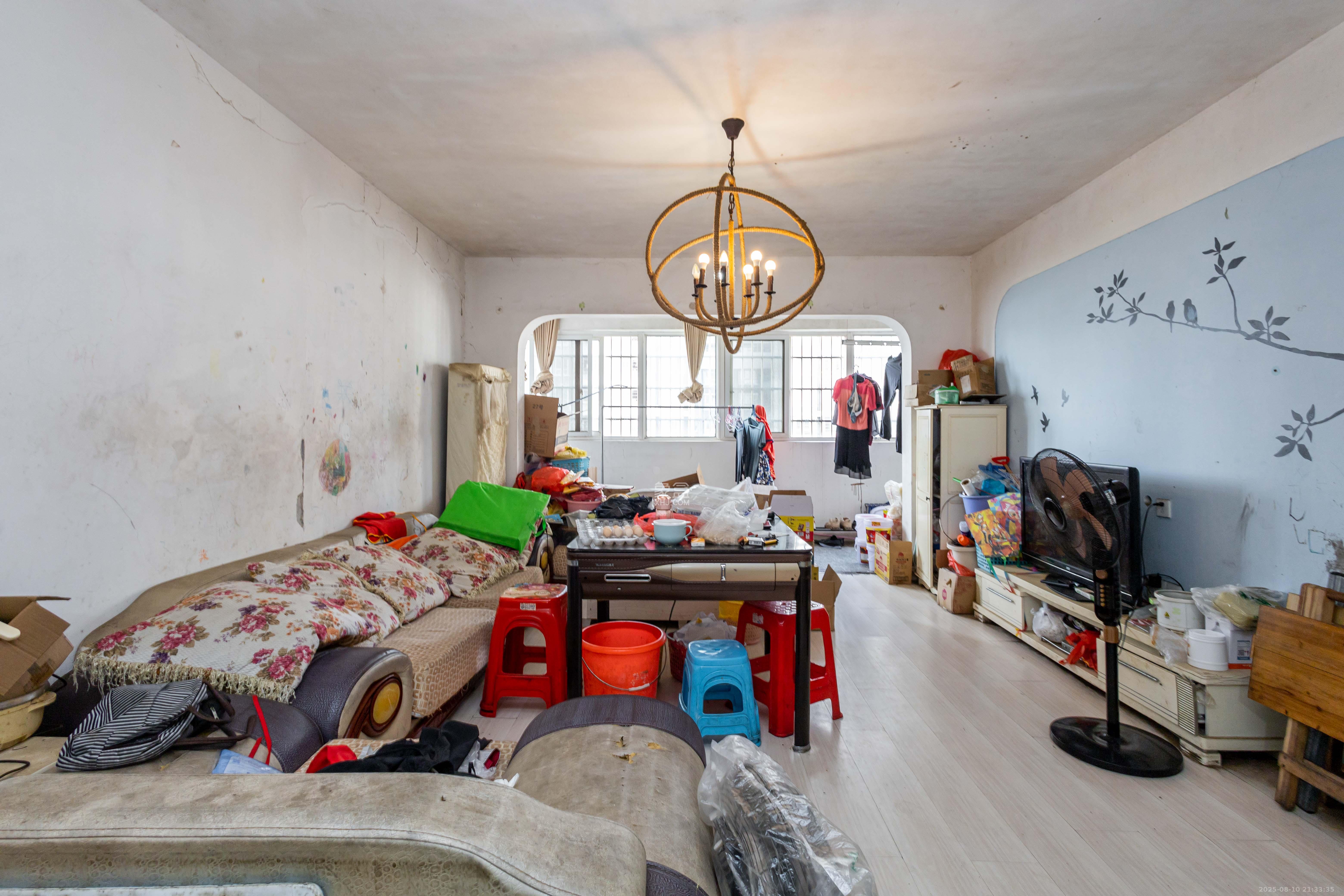 未来蜂巢  3室2厅2卫    56.8万