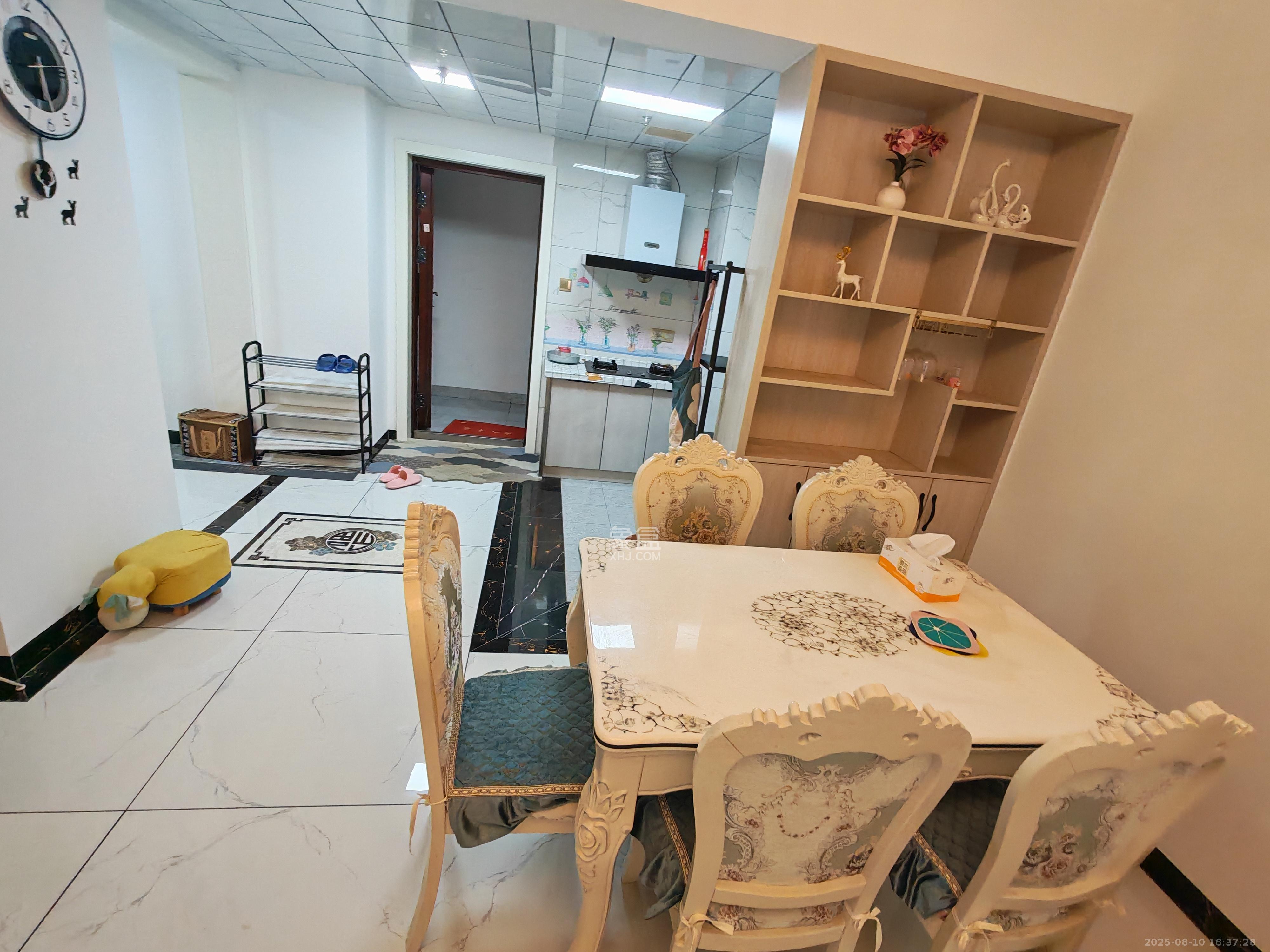 钱隆世家  2室2厅1卫    2200.0元/月 钱隆世家  2室2厅1卫    2200.0元/月室内图