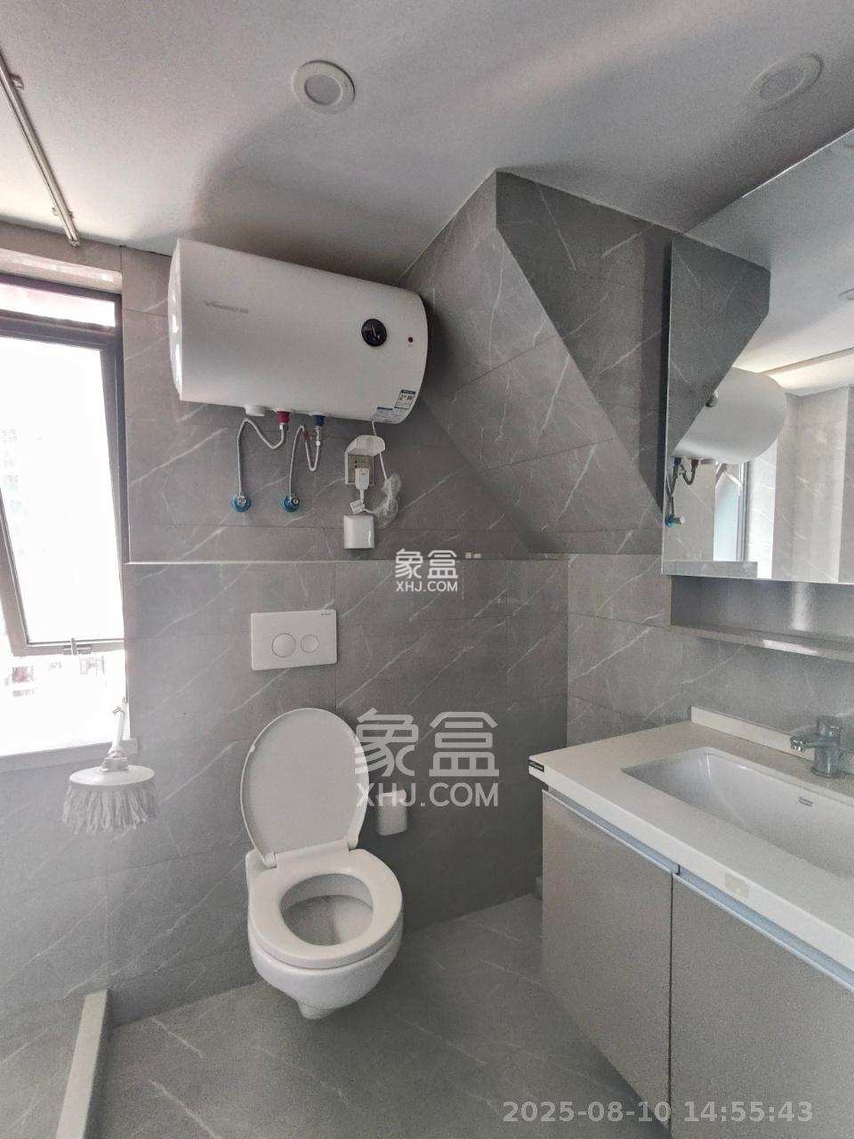 中一鲲出(鲲鹏府) 2室1厅1卫 2700.00元/月 中一鲲出(鲲鹏府) 2室1厅1卫 2700.00元/月室内图