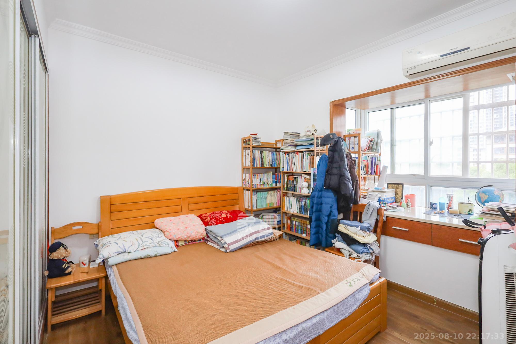 金麓西岸和苑  2室2厅1卫    76.0万 金麓西岸和苑  2室2厅1卫    76.0万卧室