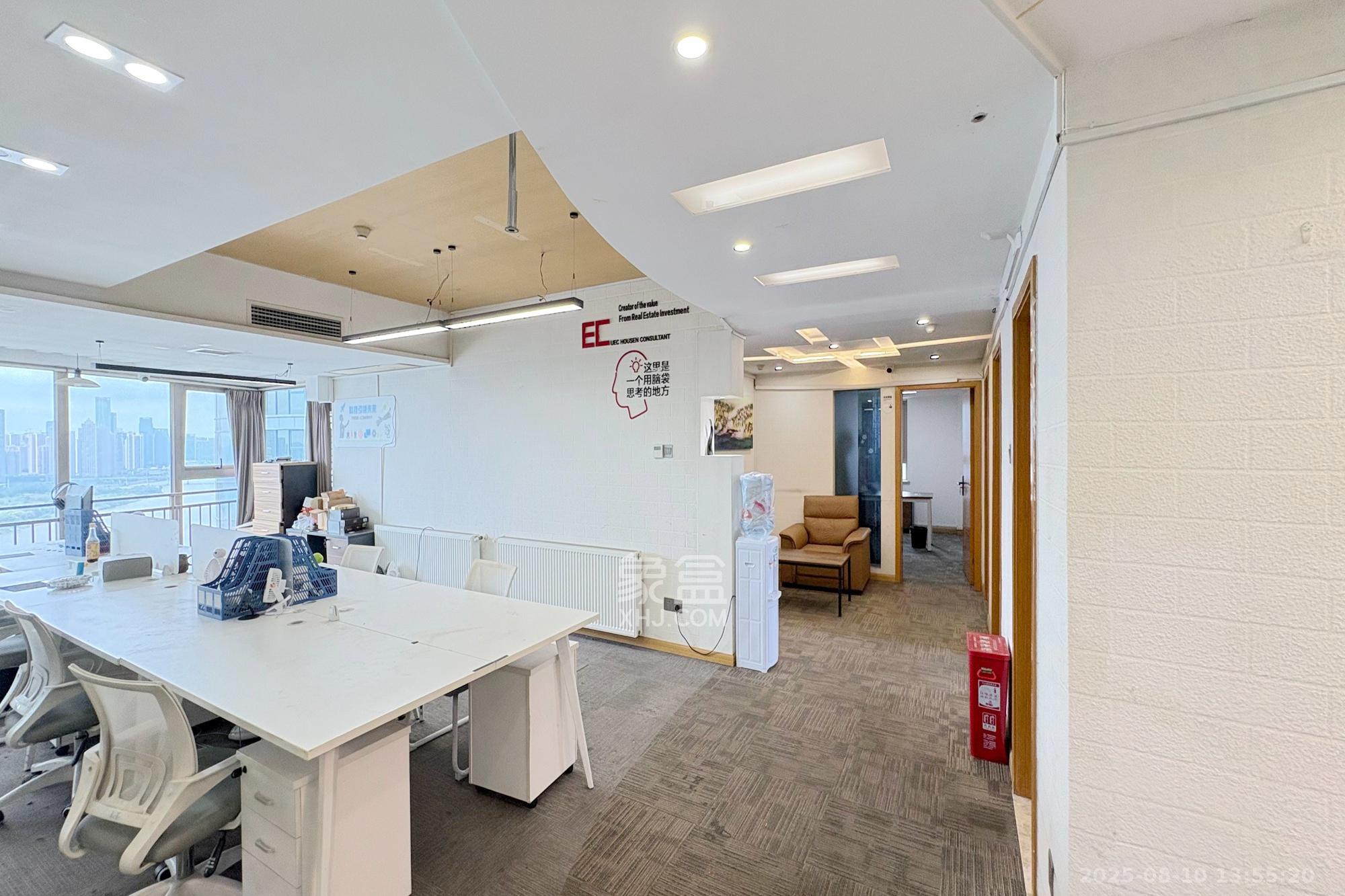 潮宗御苑 4室2厅2卫 8000.0元/月 潮宗御苑 4室2厅2卫 8000.0元/月室内图