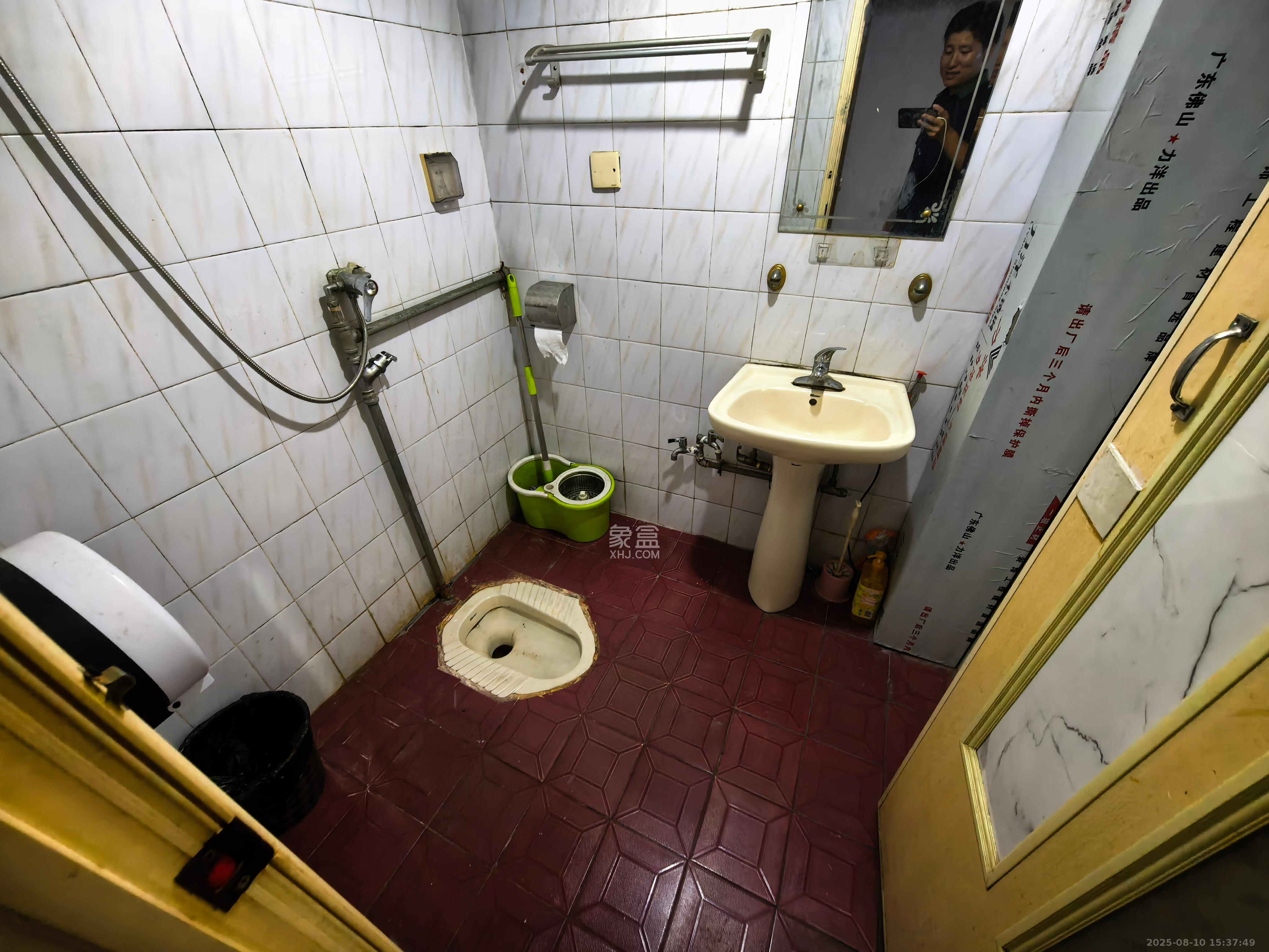 天心城市广场(黄金之城) 3室2厅2卫 2600.0元/月 天心城市广场(黄金之城) 3室2厅2卫 2600.0元/月室内图